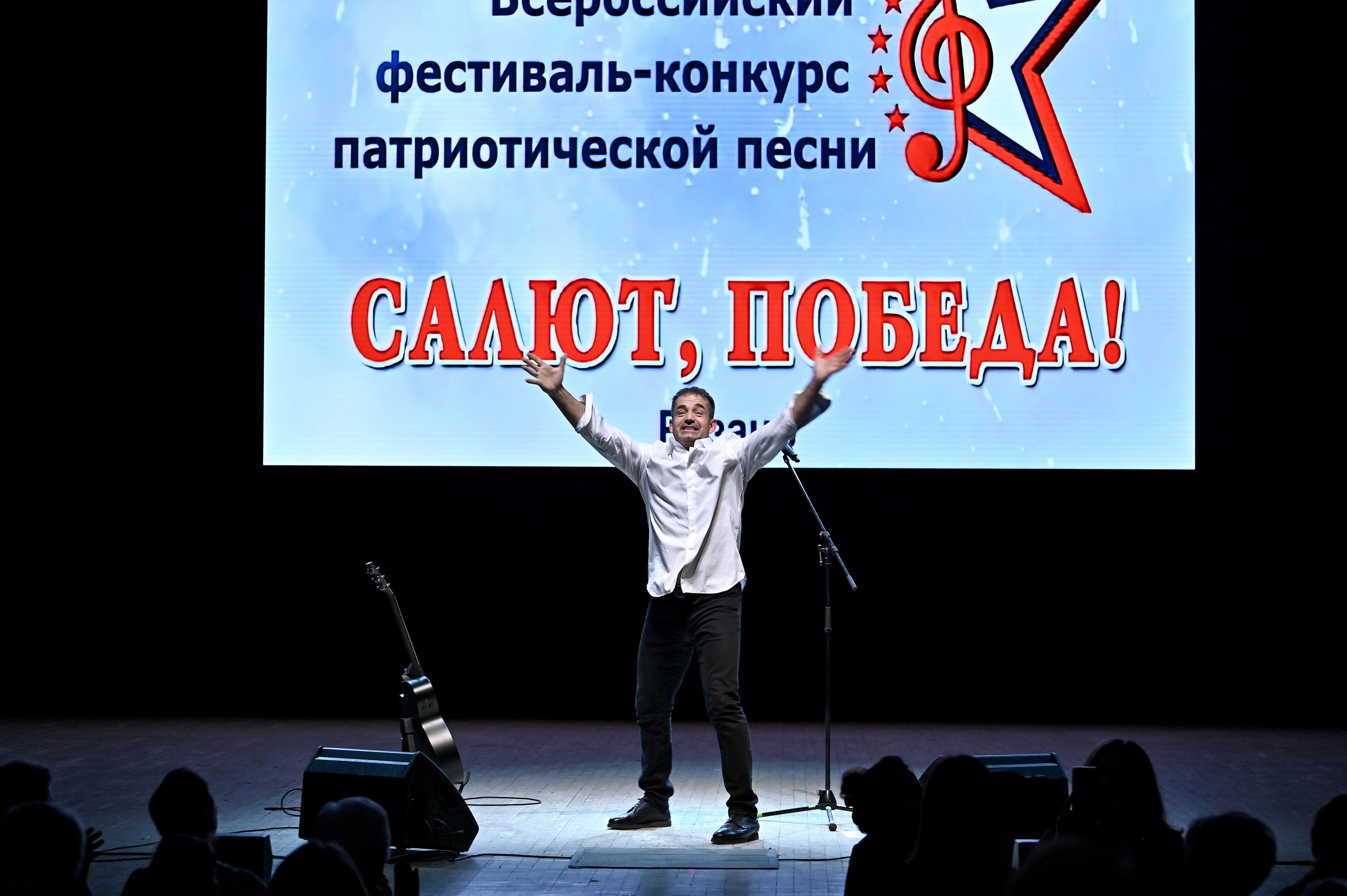 ФОТОГРАФ ВАШИХ МЕРОПРИЯТИЙ РЯЗАНЬ СЕРГЕЙ КЛЮЕВ Концертная фотография близка к репортажу и портретной съемке