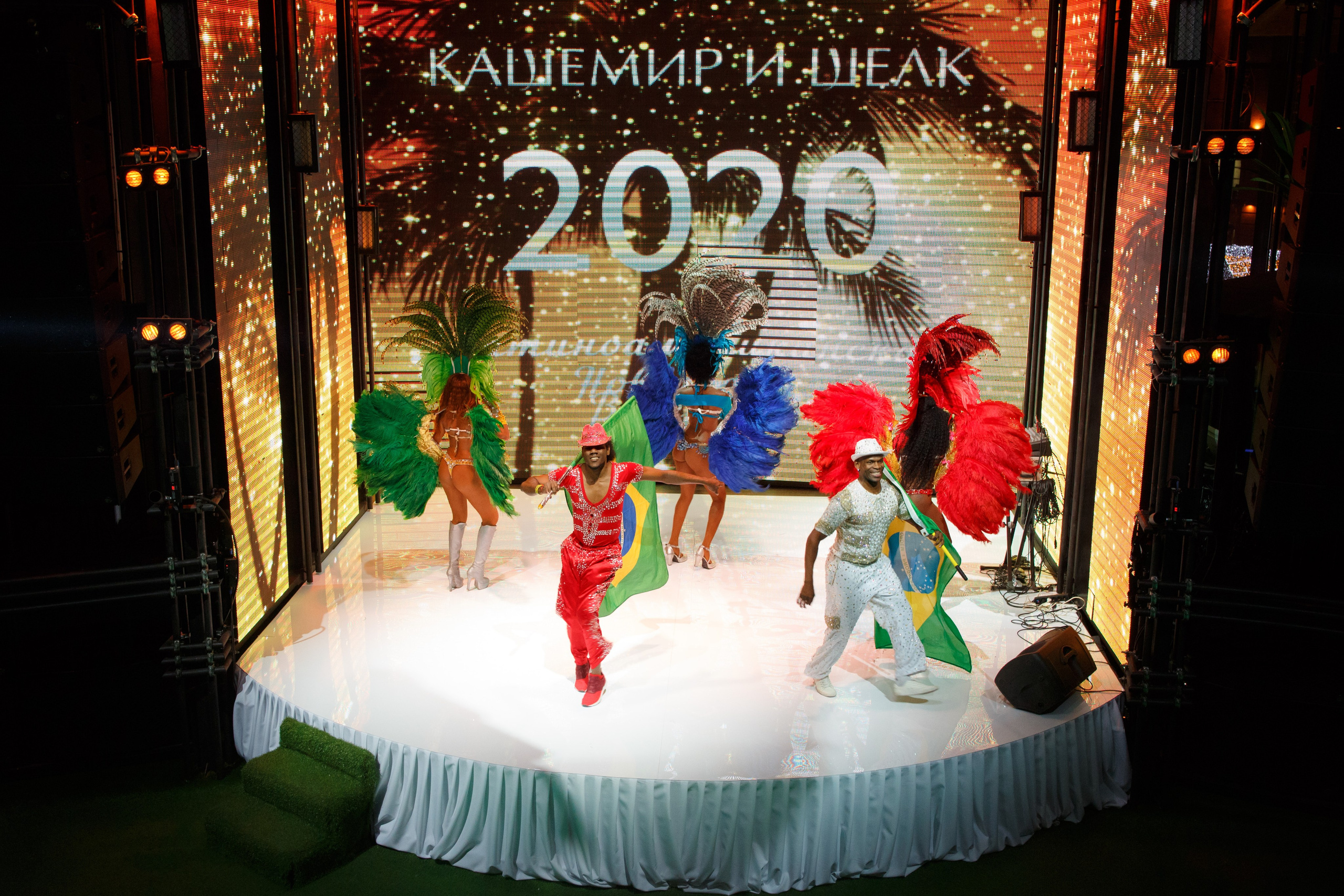 Новогодний корпоратив Кашемир и Шёлк. Репортажный Фотограф в Москве Юра Гушан