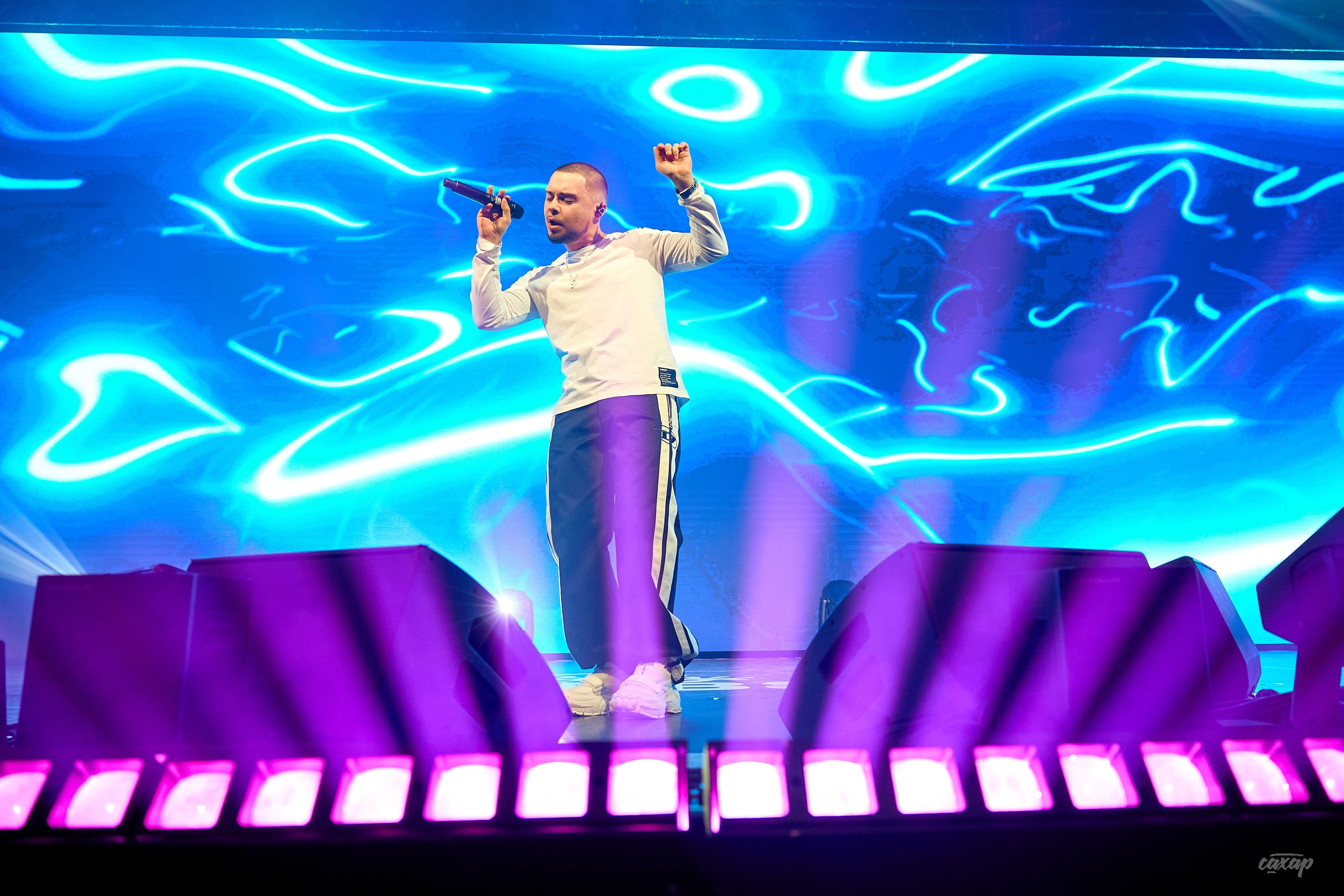 LYRIQ. Профессиональный фотограф в Екатеринбурге Юра Сахар