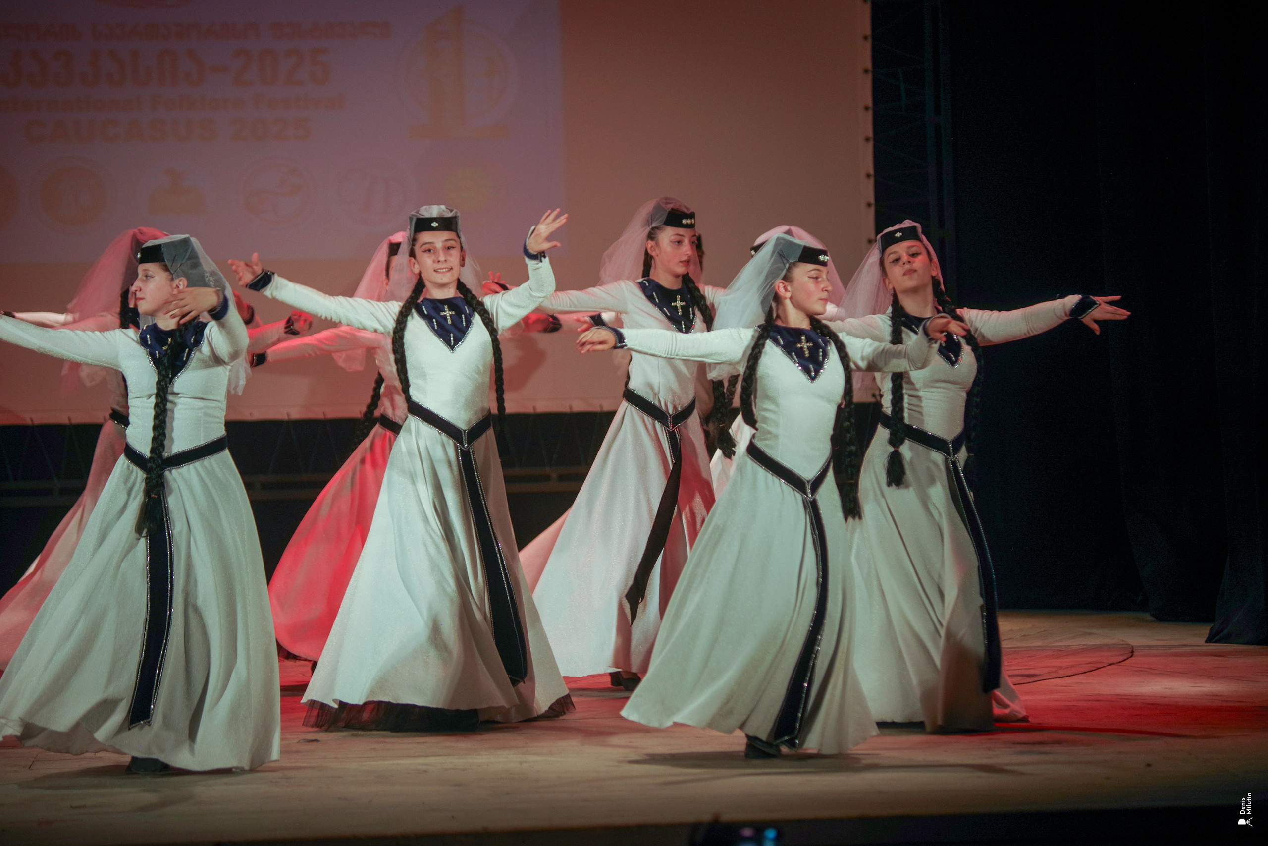 Танцы в прекрасном Они. Портретный фотограф Денис Милютин