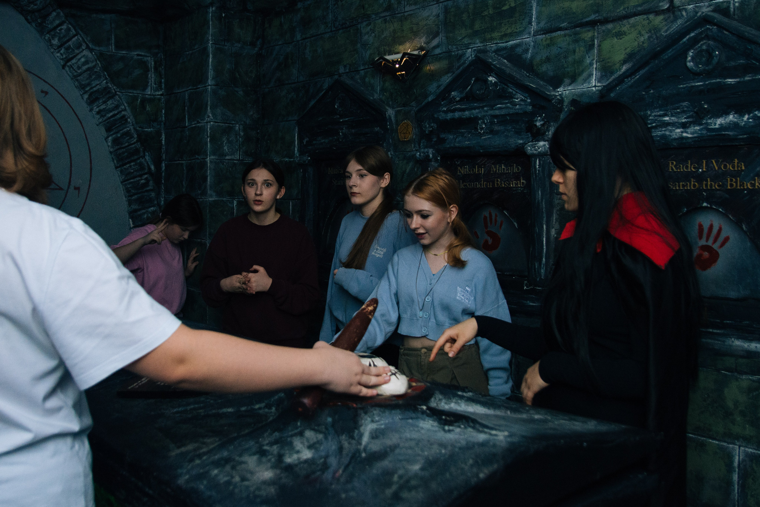 Квест в Нелогике. Фотограф в Москве. Индивидуальные и парные съёмки, мероприятия, промо-съёмки для артистов