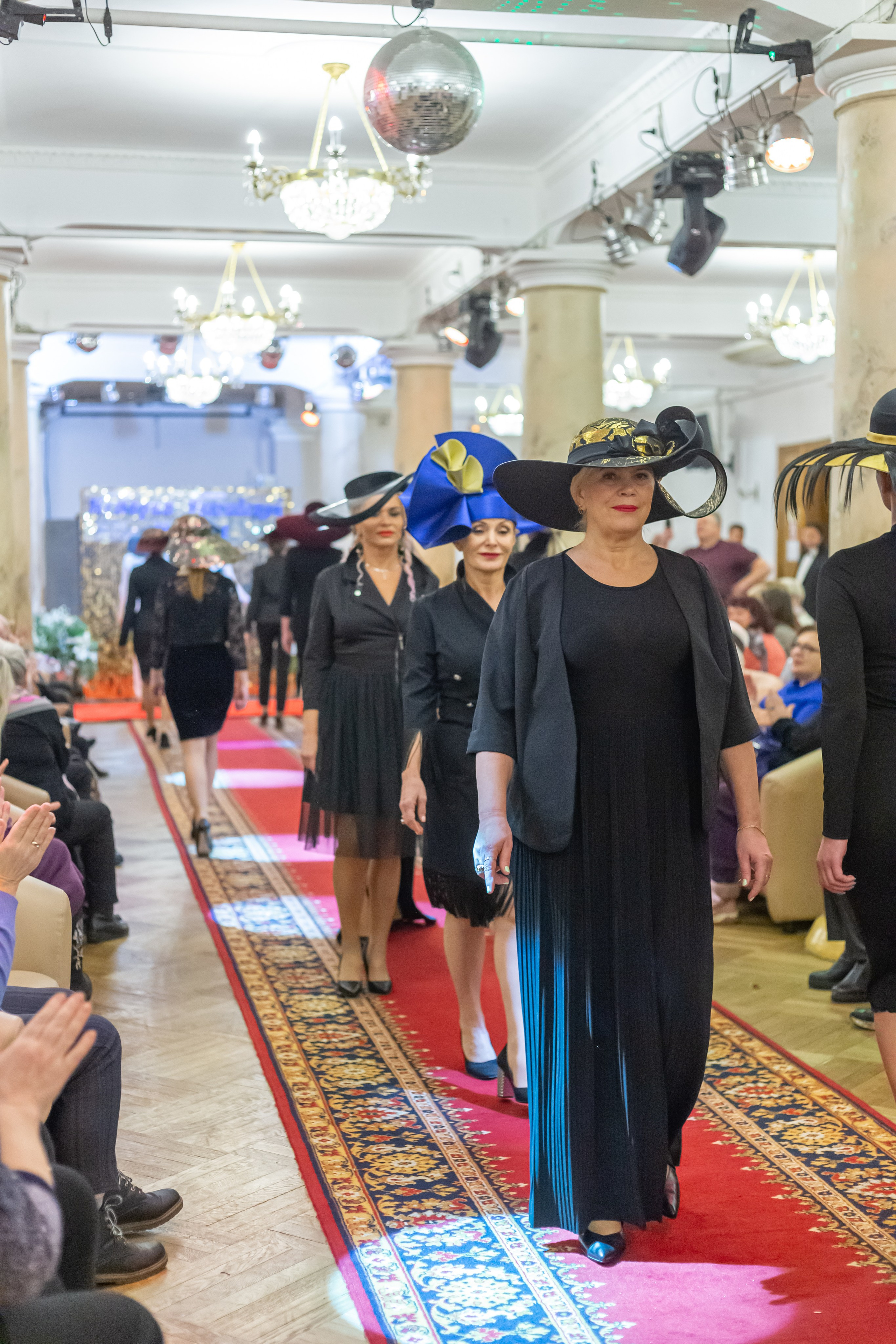 Дефиле. Художественный и репортажный фотограф в Санкт-Петербурге Виктория Никитина