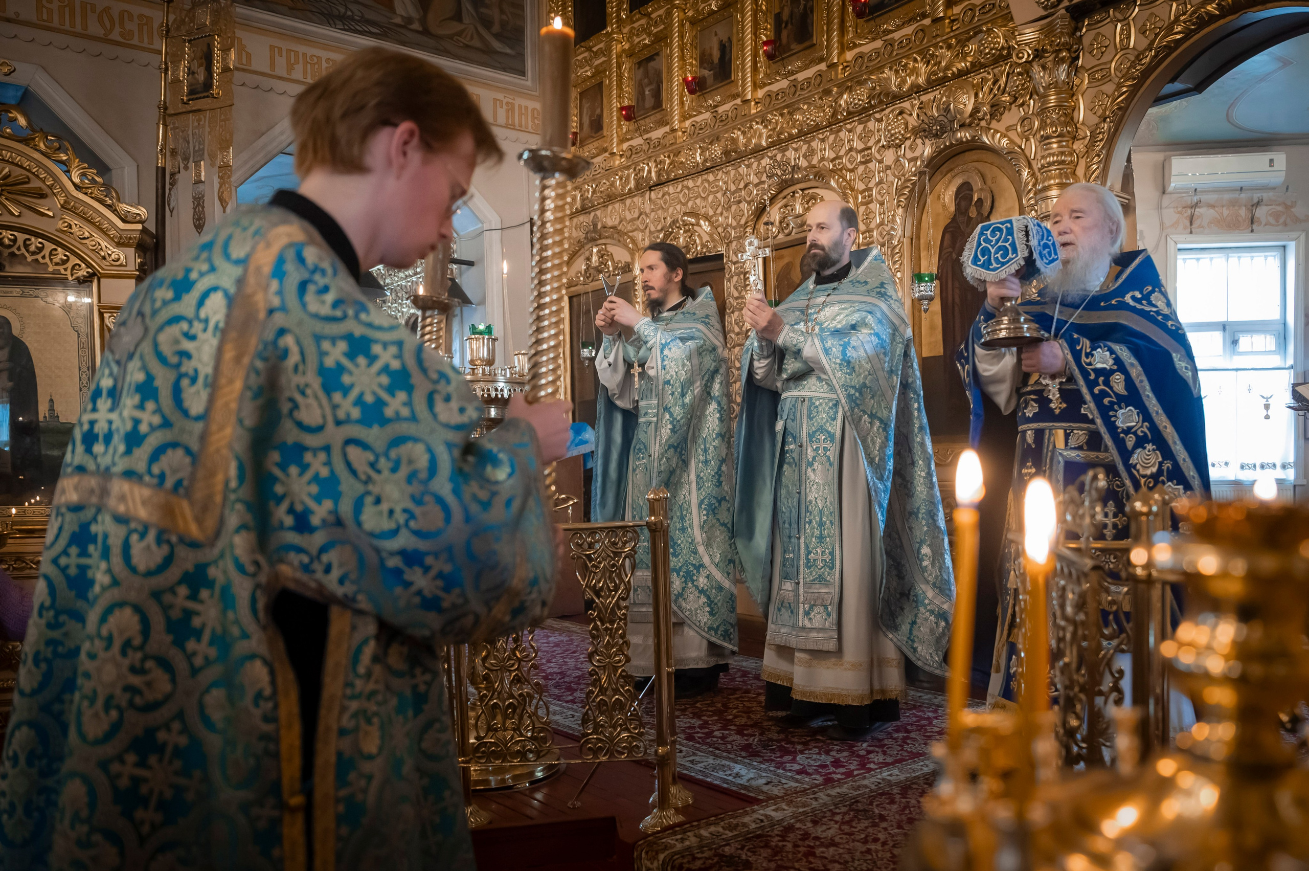 Богородский храм. Благовещение. Божественная Литургия. Антон и Татьяна Денисенко — В храме