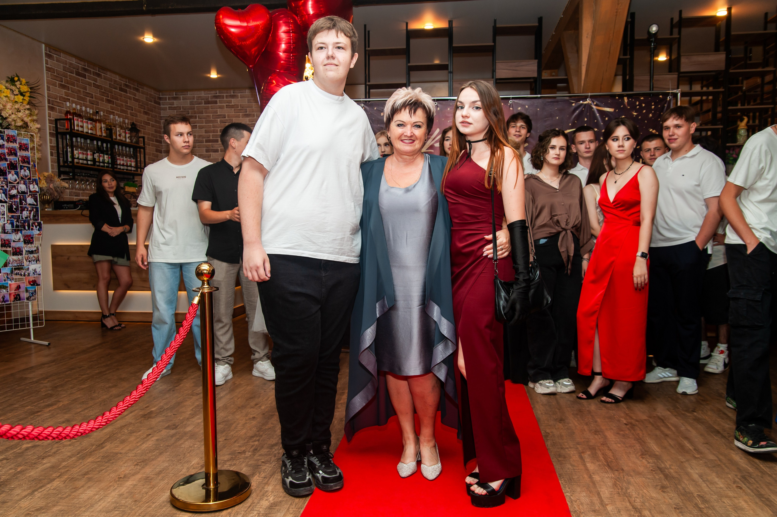 Выпускной МАОУ СОШ № 17 им. Эдуарда Есаяна. Свадебный и семейный фотограф Денис Лукьянов в Краснодаре, Краснодарском крае и Республике Крым