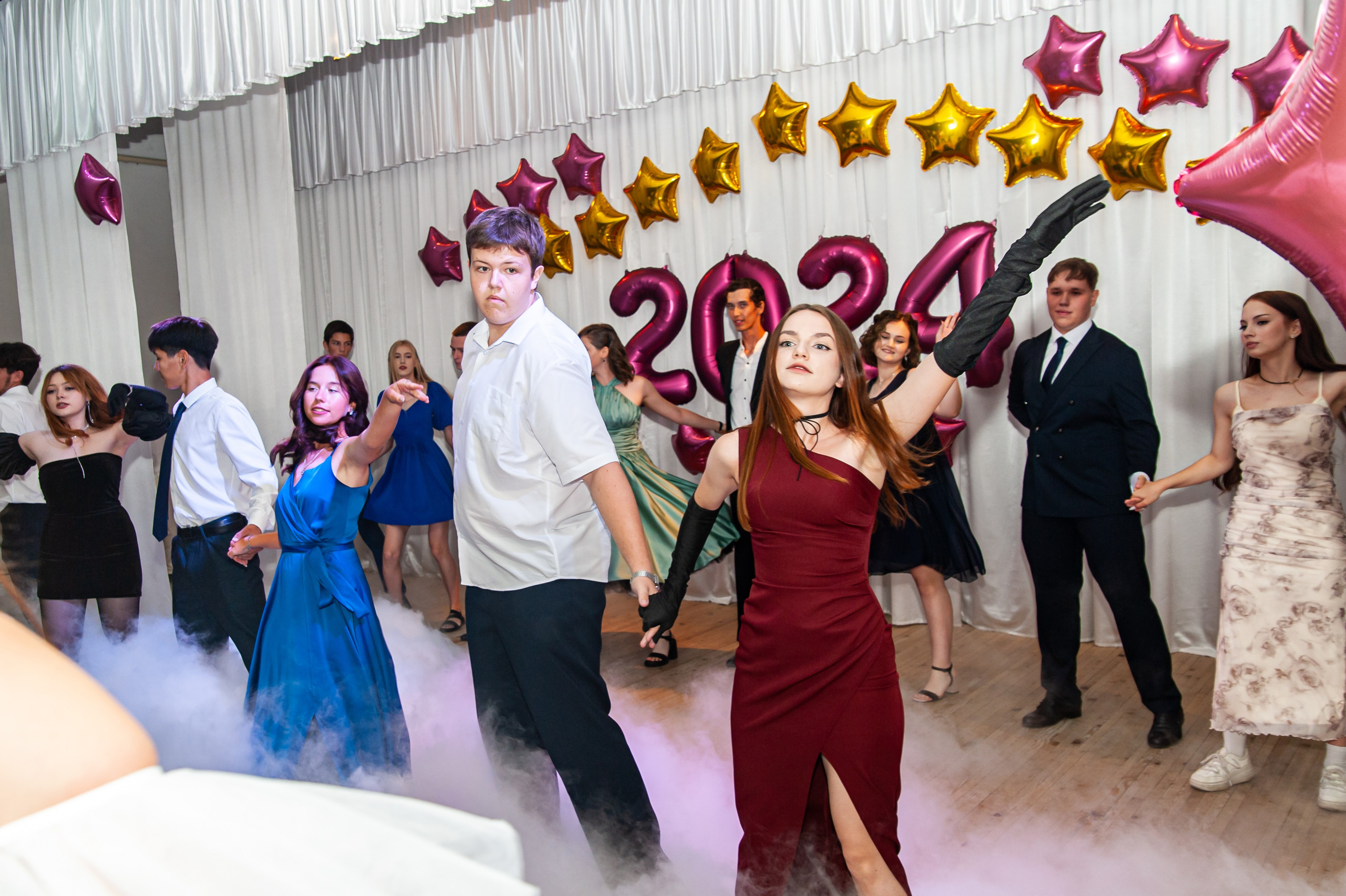 Выпускной МАОУ СОШ № 17 им. Эдуарда Есаяна. Свадебный и семейный фотограф Денис Лукьянов в Краснодаре, Краснодарском крае и Республике Крым