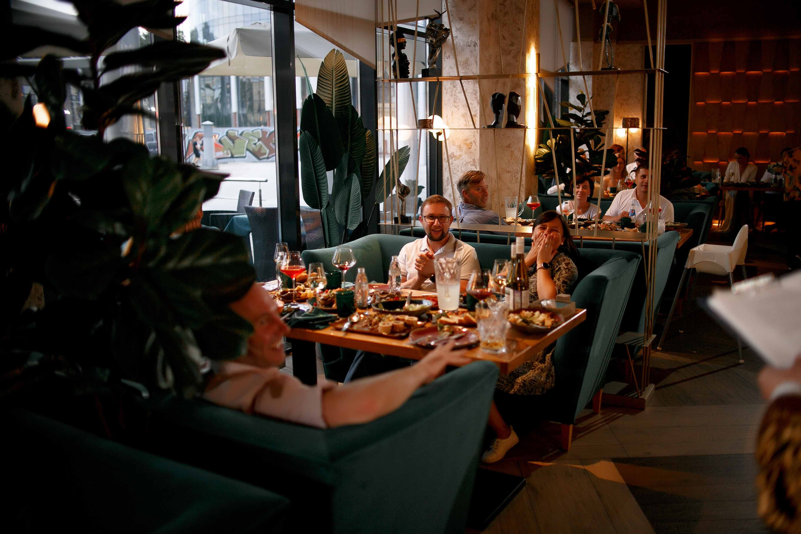 Площадка «Ресторан IZI». Ваш репортажный фотограф Артемий Антонов