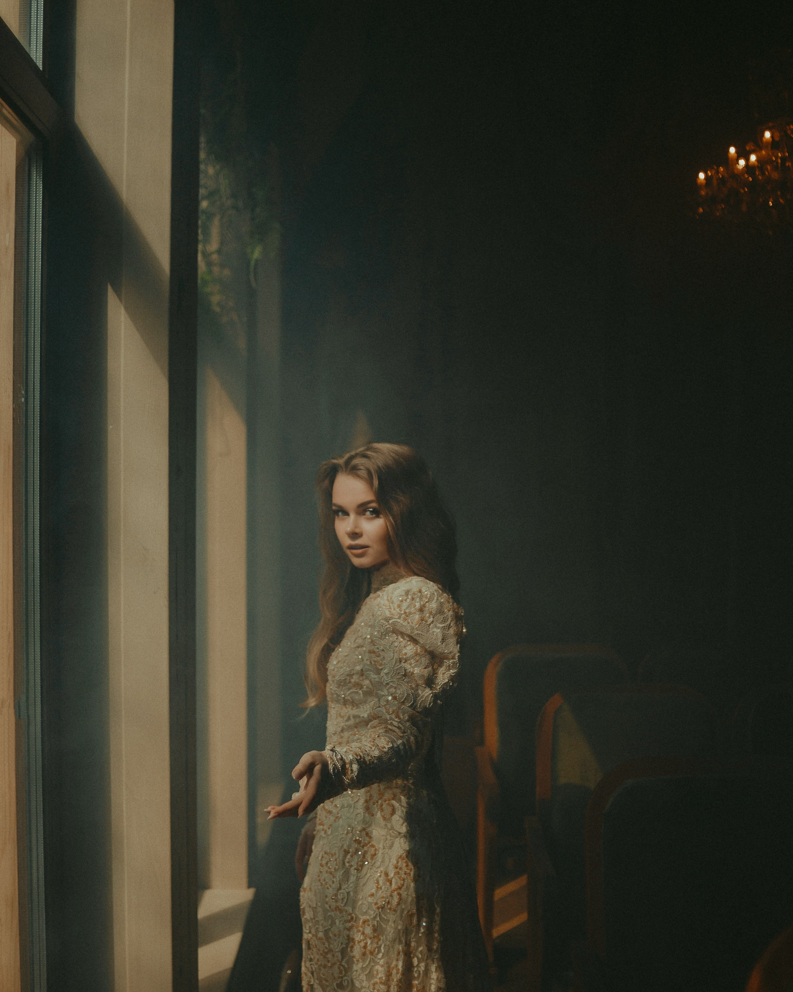 Москва. Заброшкнный театр. Алина. Фотограф Брянск