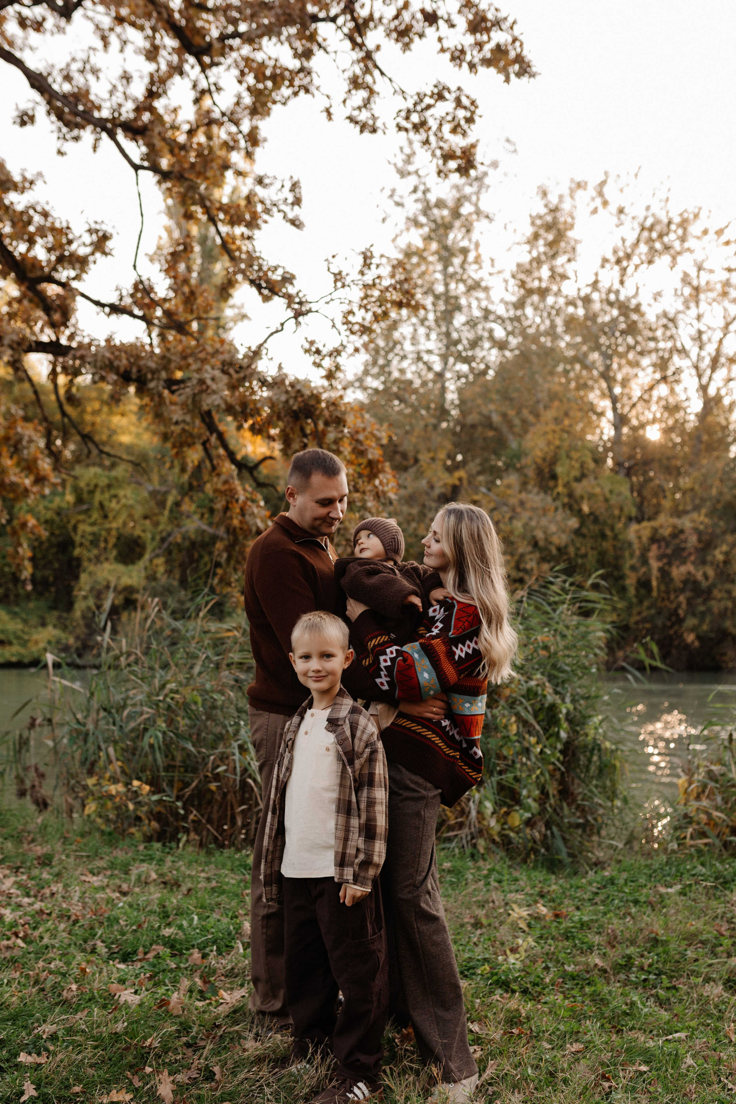 Семейная фотосессия в Краснодаре на природе, фотограф Яна Морева. Семейный фотограф в Краснодаре Яна Морева