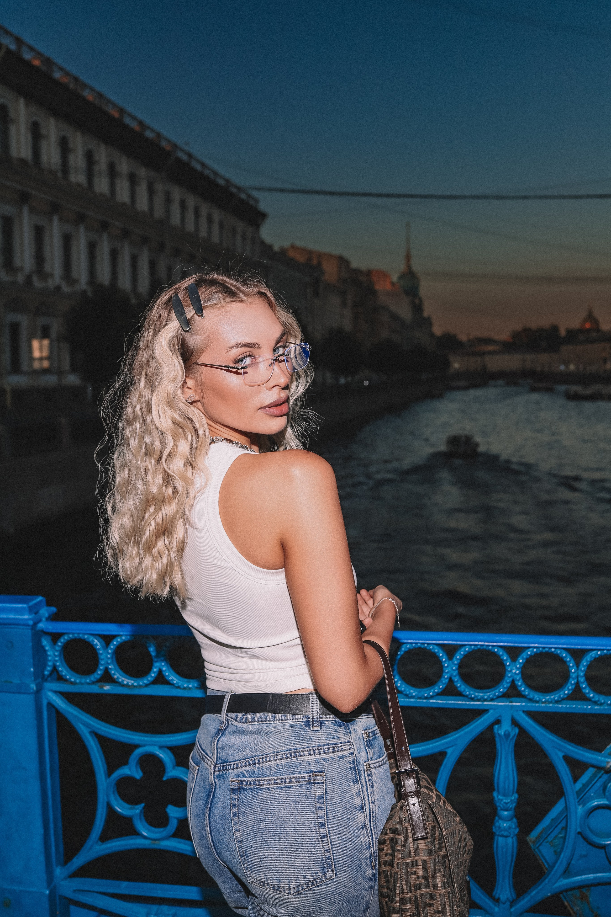 Полина — вечерний Петербург, съёмка со вспышкой | О. Беляева. Фотограф Олеся Беляева | Санкт-Петербург и Ленобласть