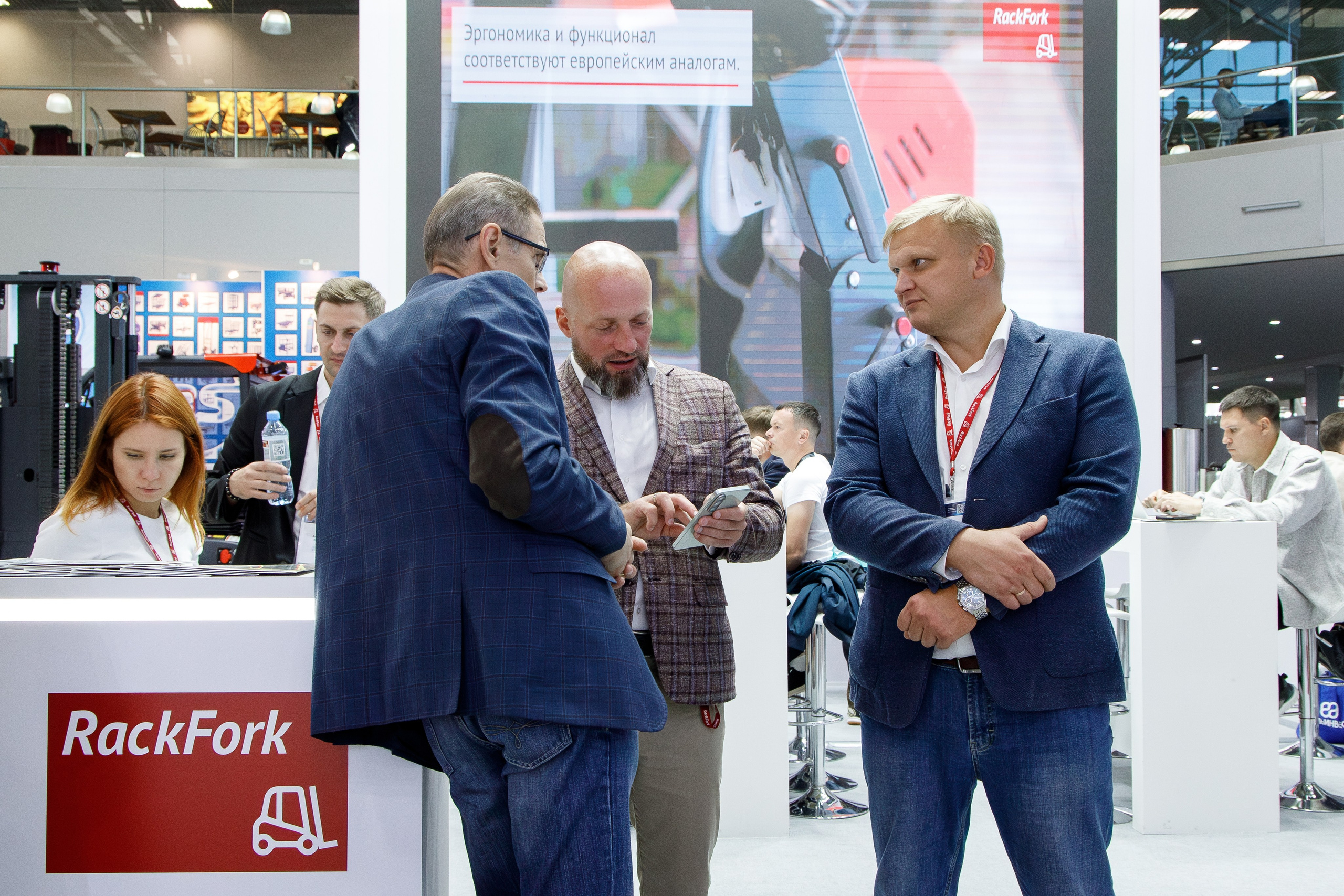 Выставки. Фотограф Неумывакин Кирилл