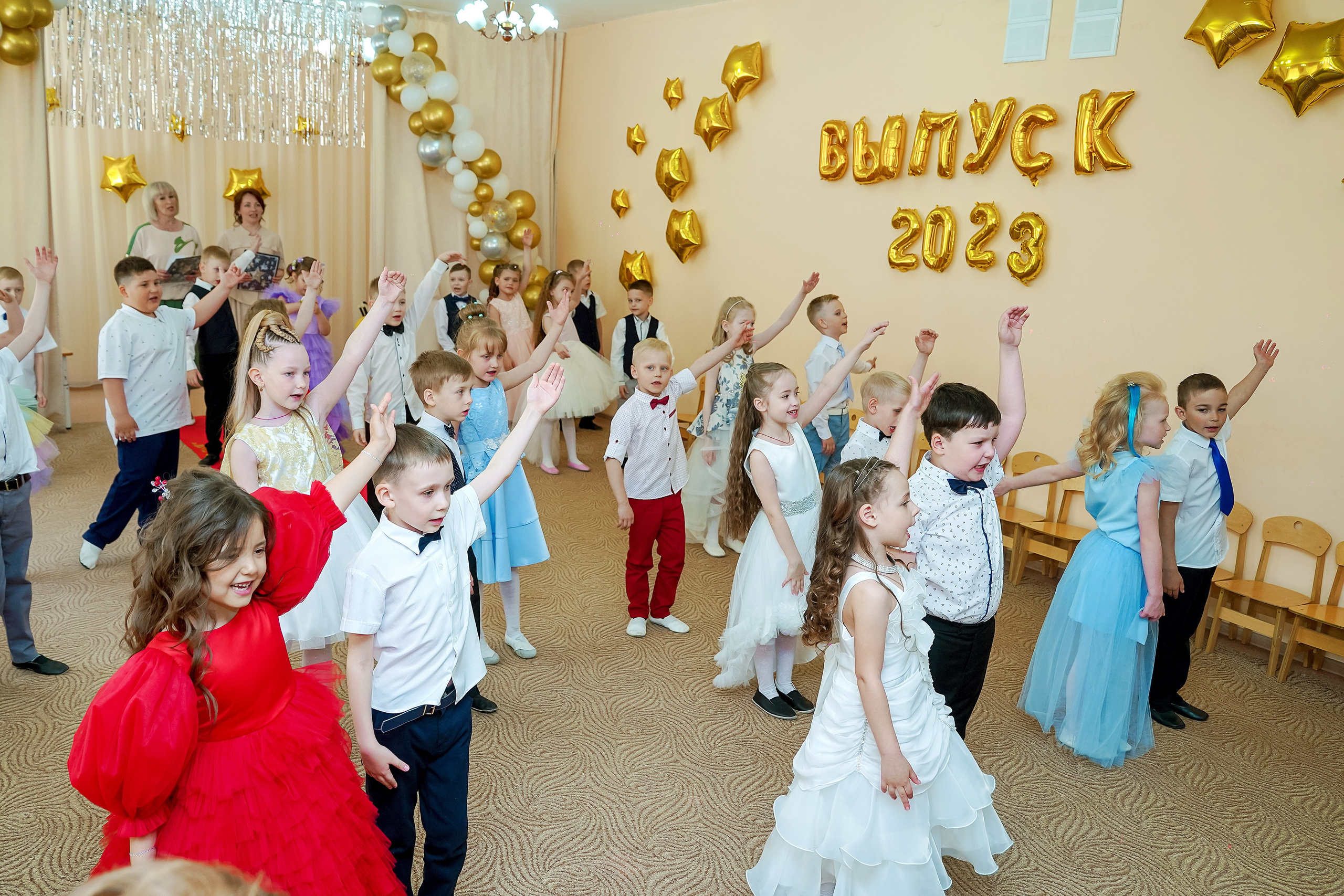 Фотосъемка видеосъёмка фотограф видеооператор новогодних утренников  в. Фотограф, видеооператор Нина Коршунова