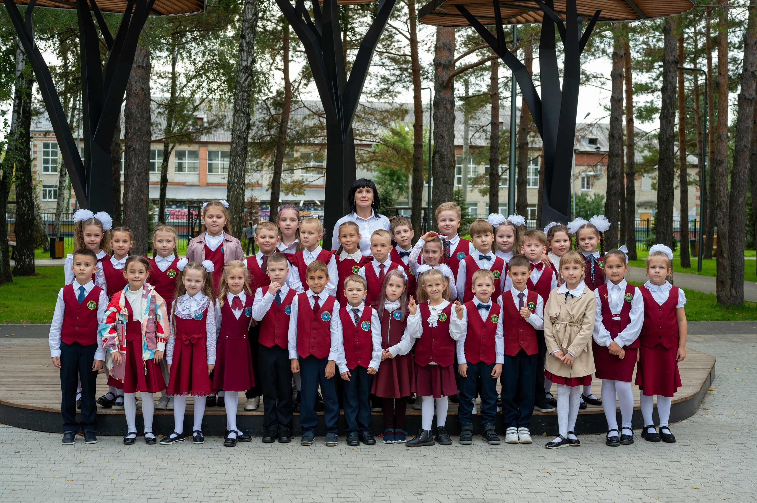 1 сентября 16 гимназия 2 класс (линейка + в классе+ на улице). Фотограф новорожденных, семейный детский в Тюмени Татьяна Морозова