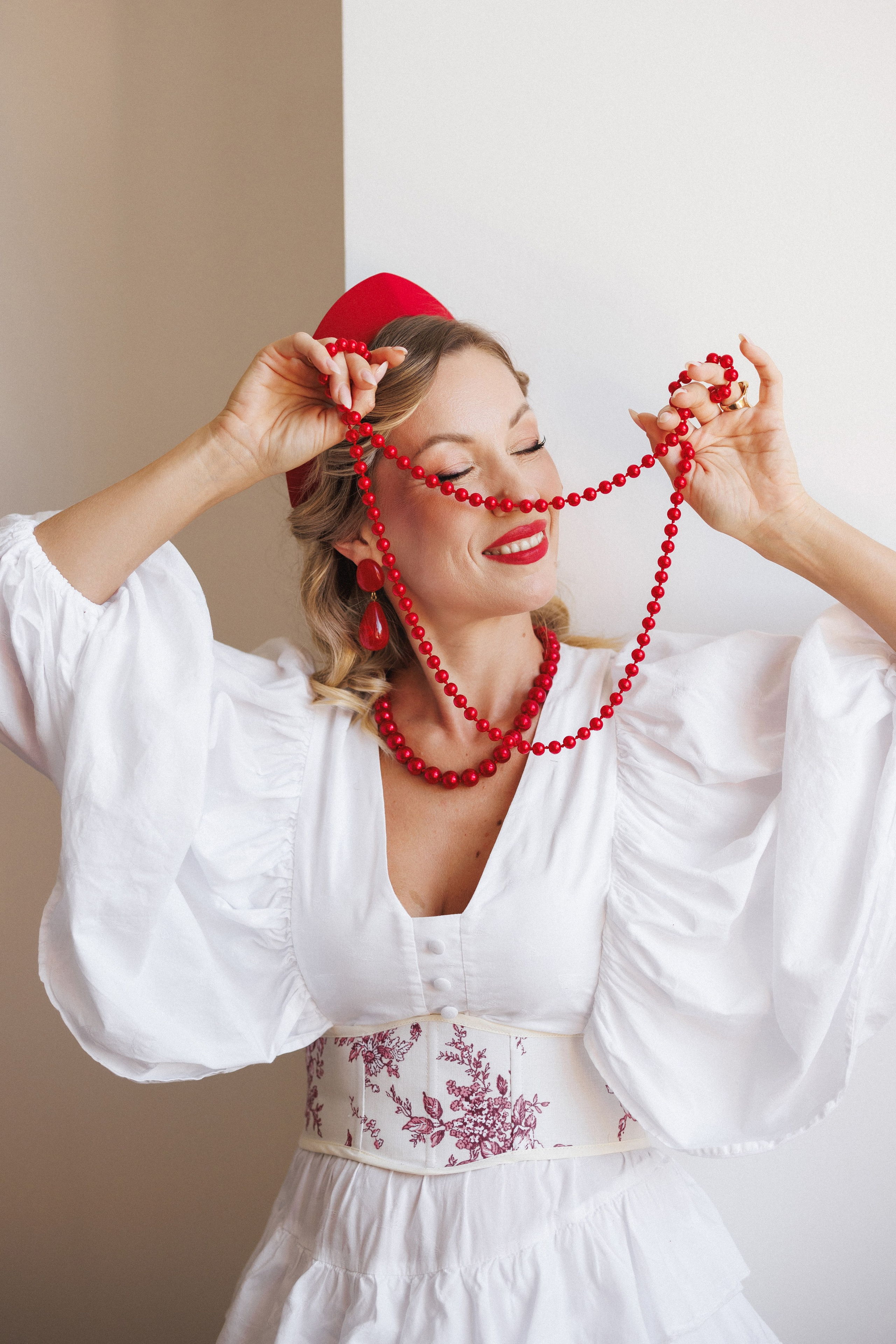 Фотосессия в современном Русском стиле. Фотостудия Лофт потолок, зал «Берлин», город Краснодар. Семейный и детский фотограф в Краснодаре Анна Трашкова