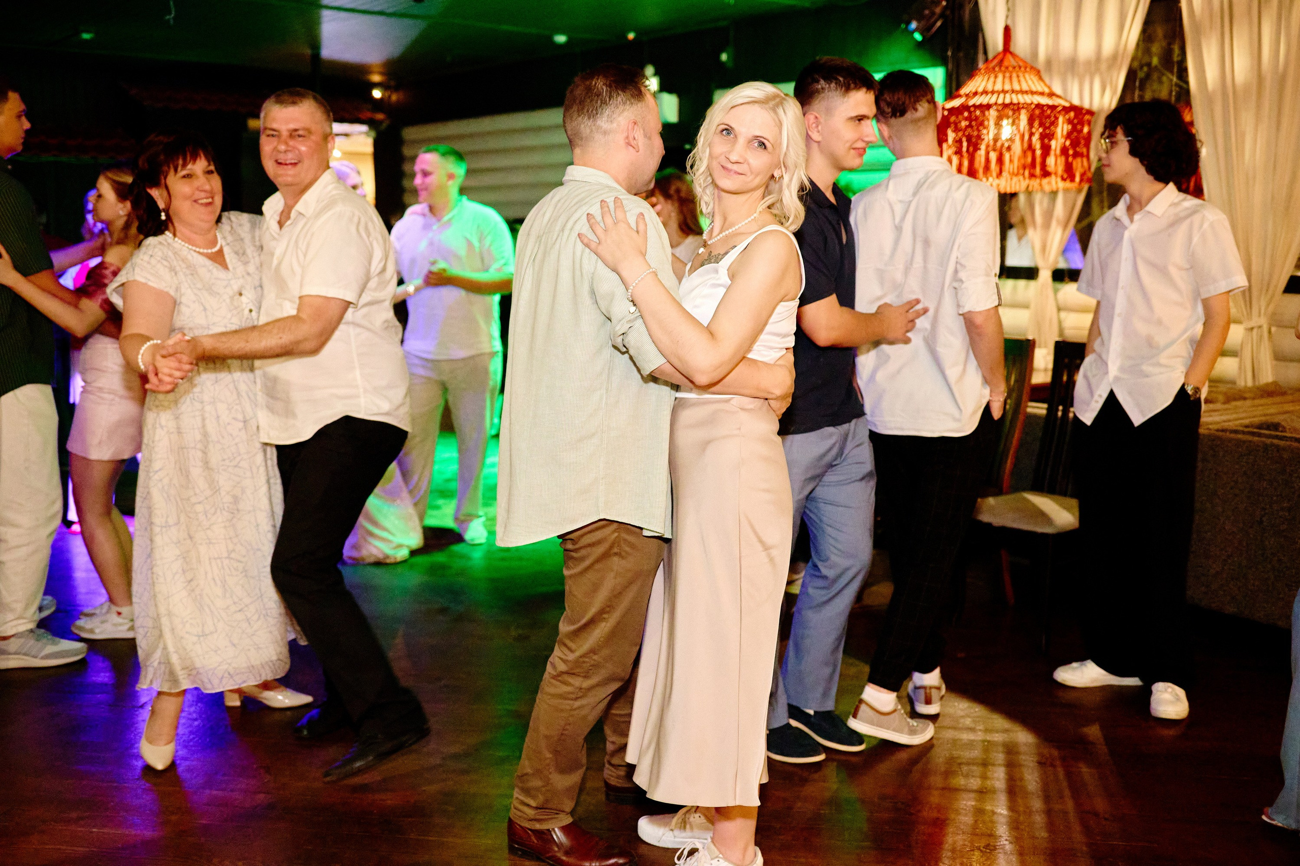 Выпускной 35 Сош. Фотограф Выпускные альбомы Таганрог Сергей Коробченко