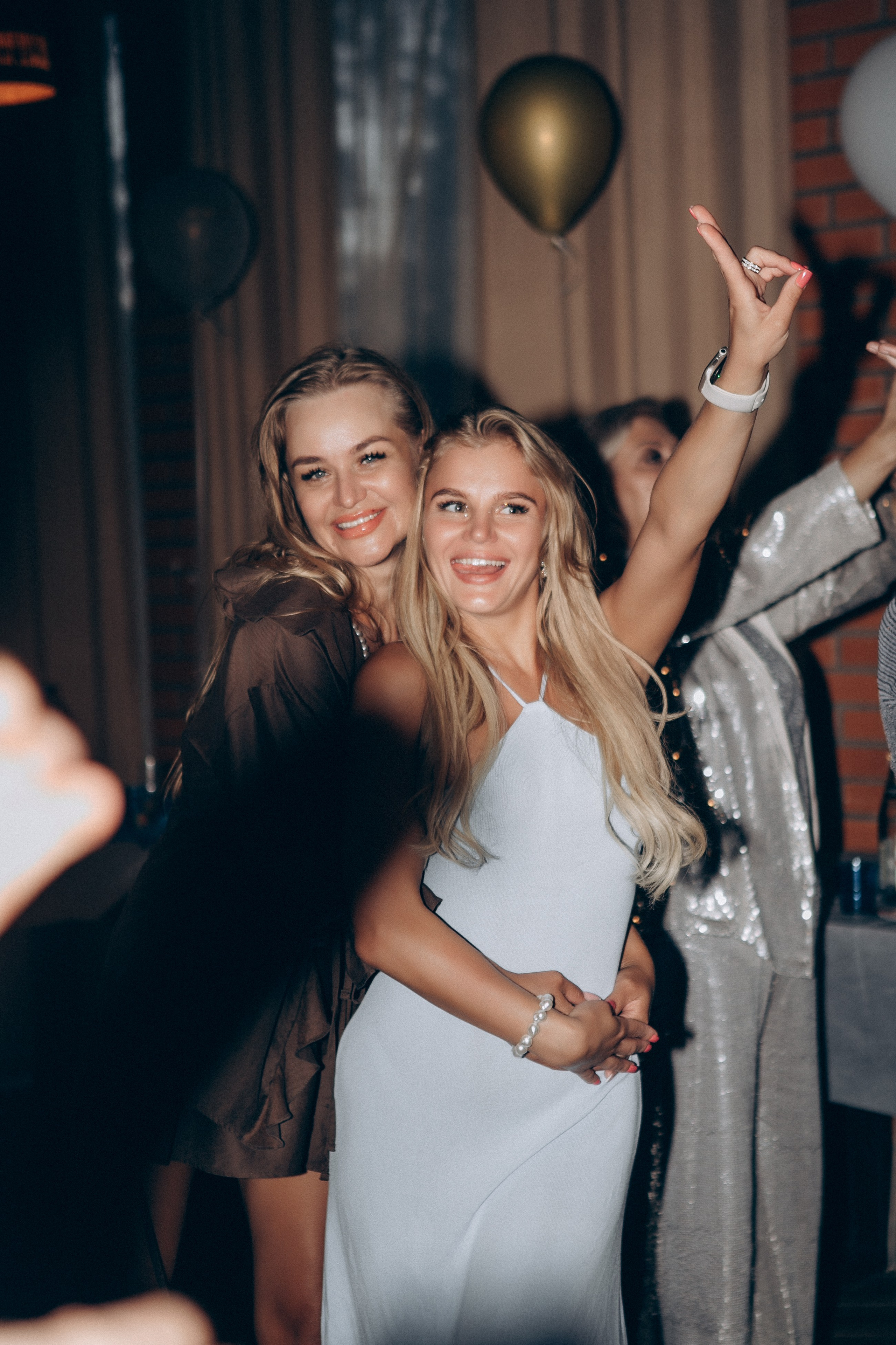 Репортаж с вечеринки в яхт клубе. Главная