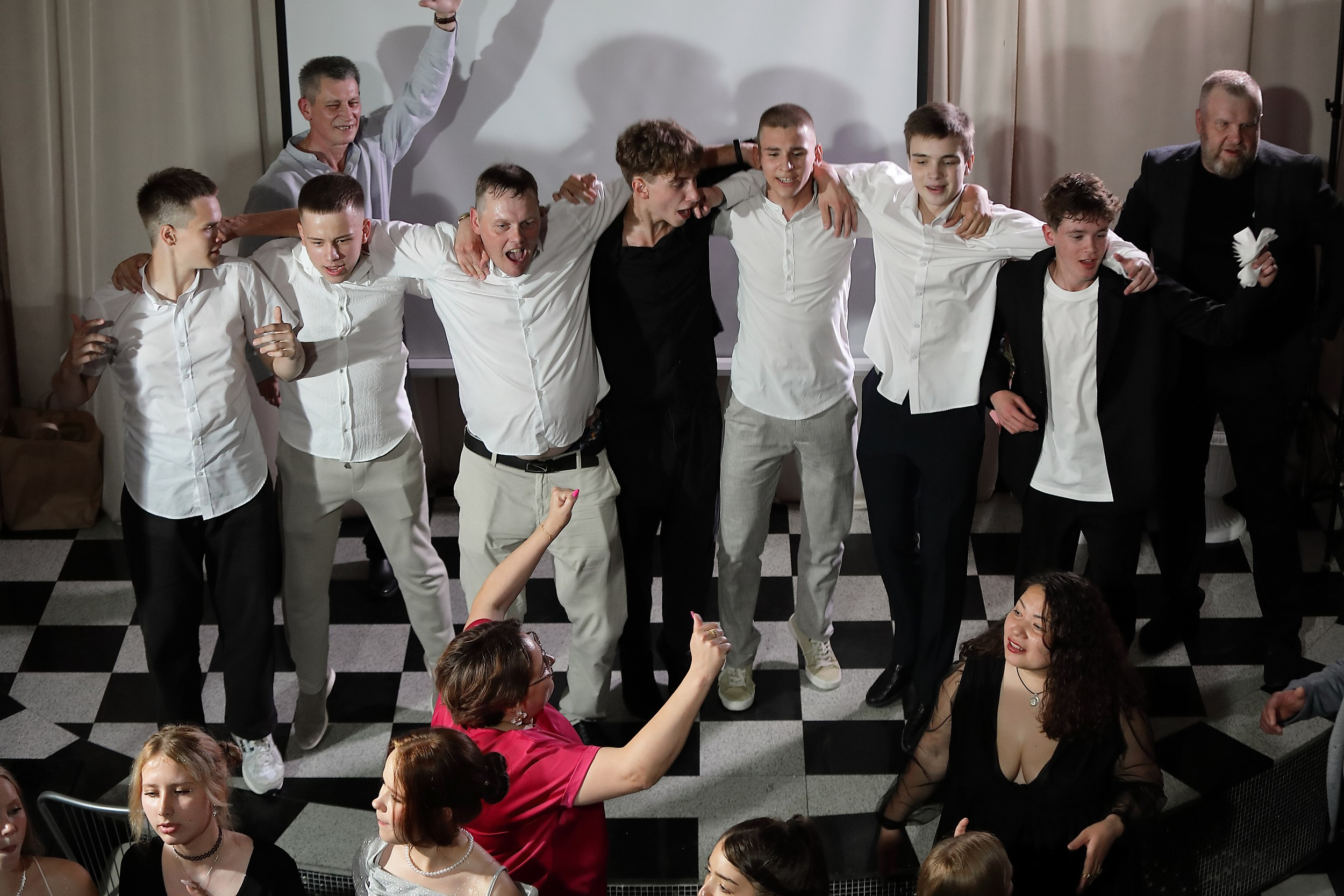 Фотосъёмка выпускного Екатеринбург. Свадебный и семейный фотограф и видеограф в Екатеринбурге Полянские Тимур и Анастасия