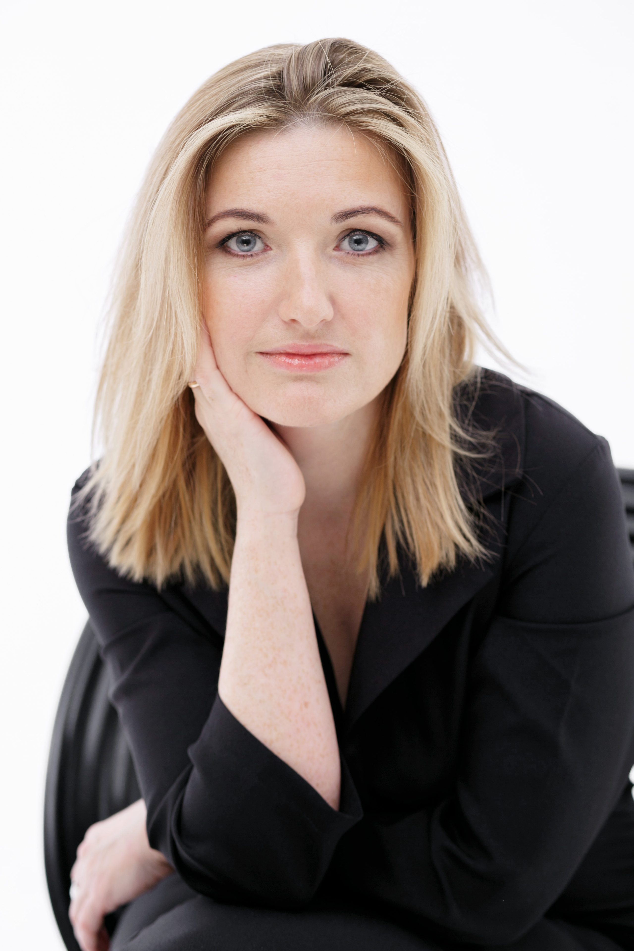 Деловой портрет. Представительская фотография. Портрет деловой женщины. Портрет.