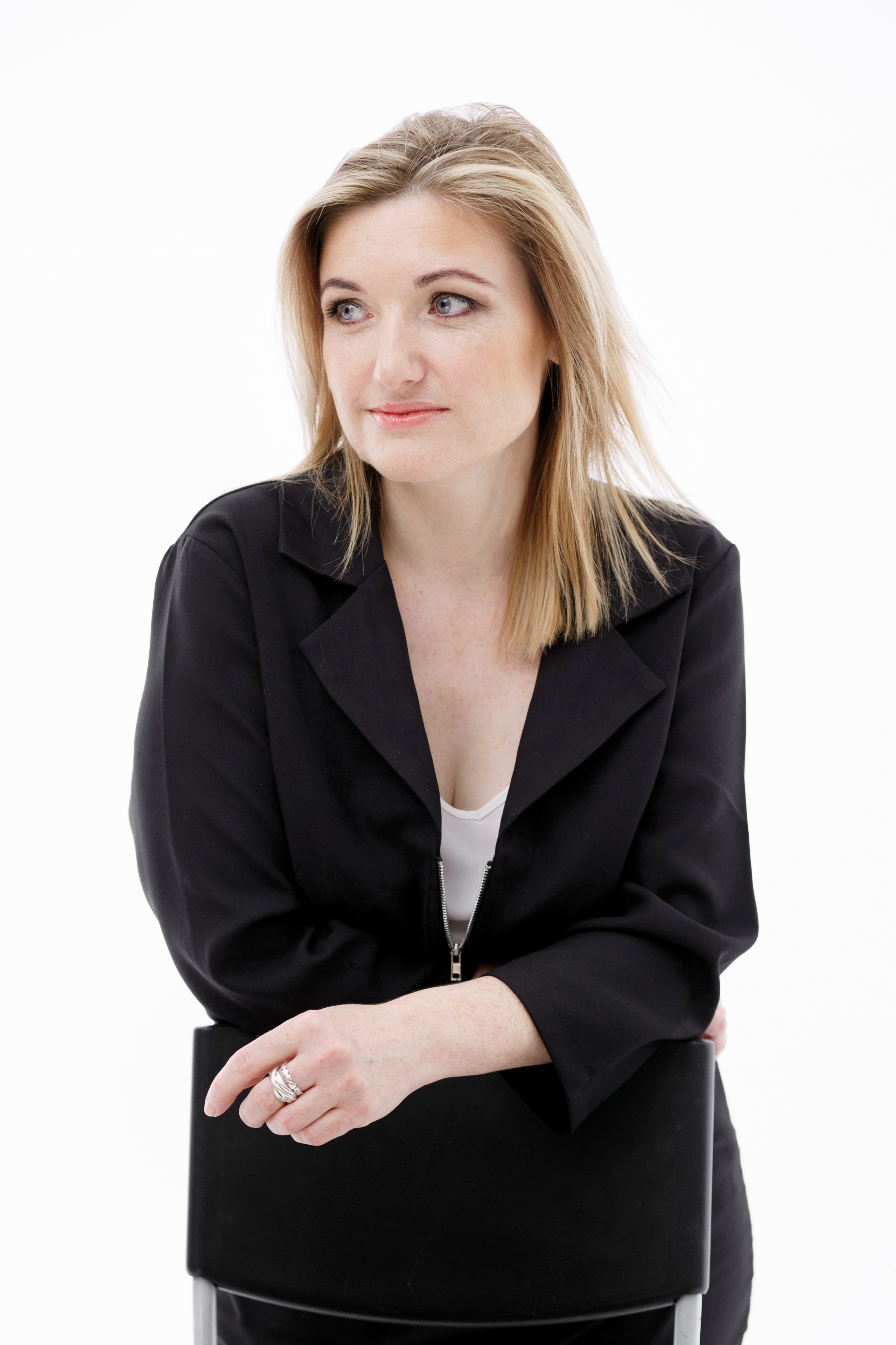 Деловой портрет. Представительская фотография. Портрет деловой женщины. Портрет.