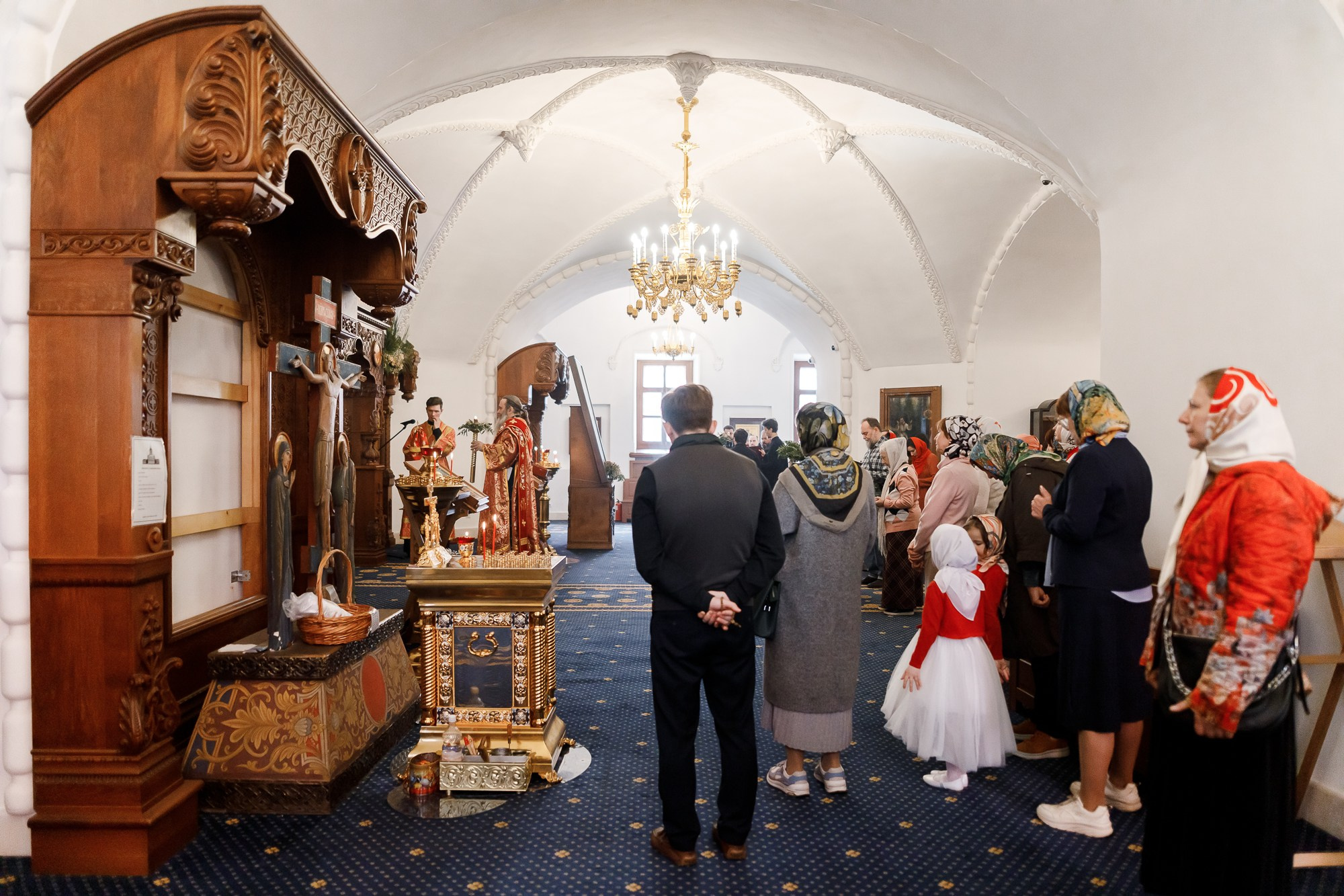Служение митрополита Павла в среду Светлой седмицы. Храм апостола Иоанна Богослова под Вязом. Фотограф на венчание, крещение