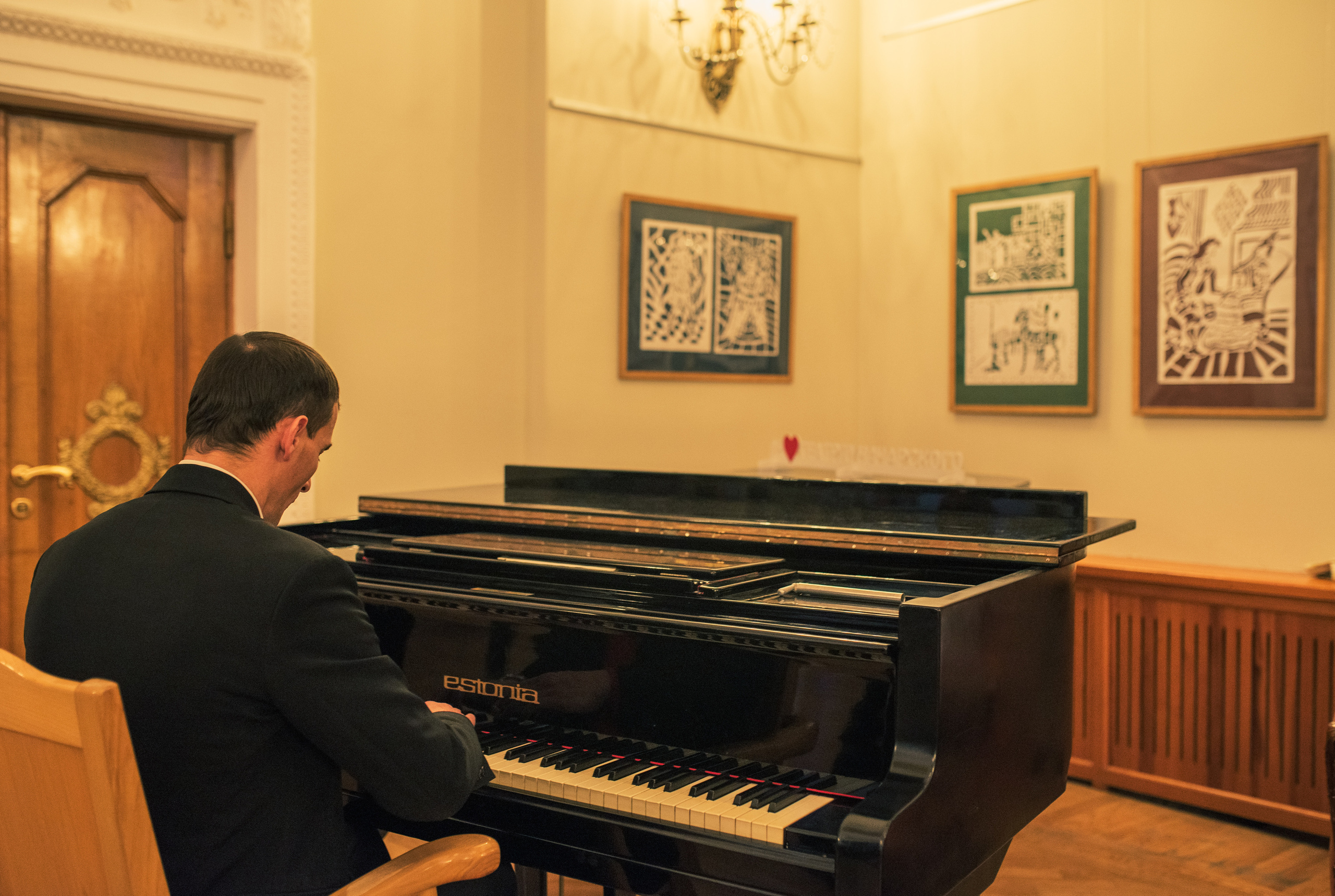 Театральный вечер «Мнимый больной». Творческий фотограф в Севастополе — Антонина Марченко