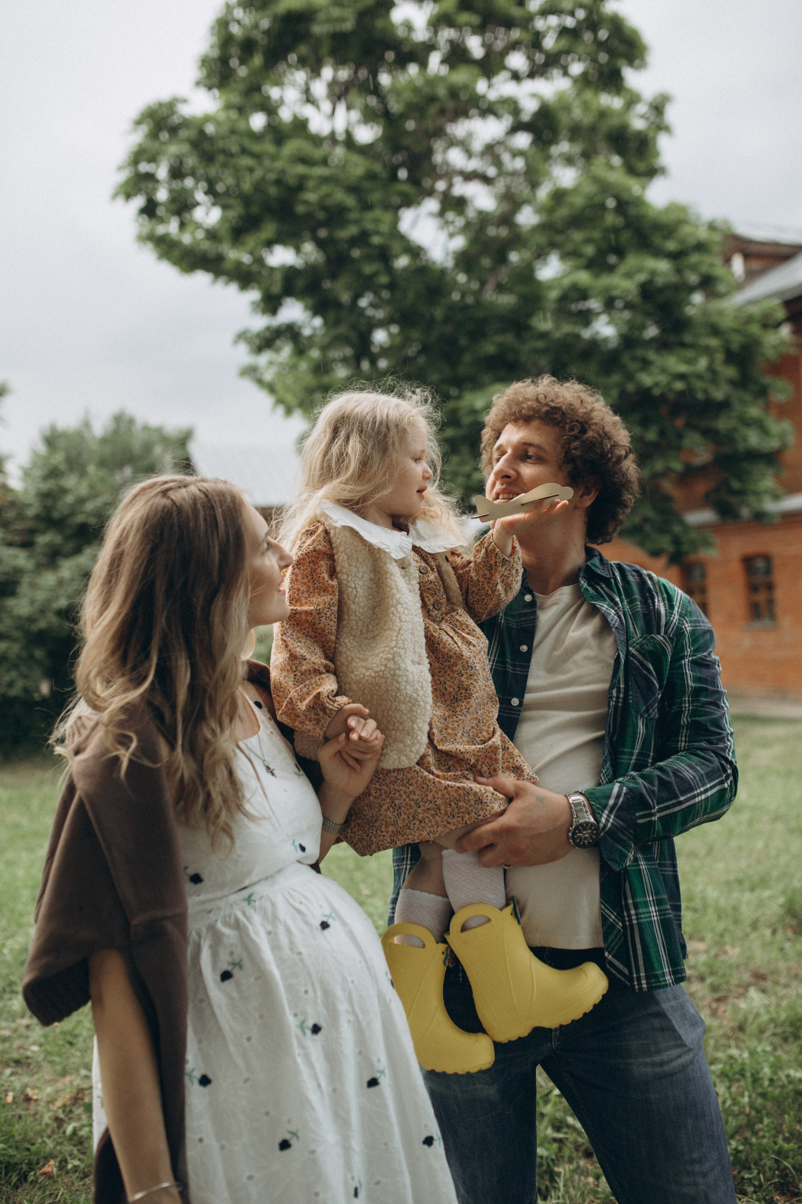 Семейная съемка на улице. Семейный и детский фотограф в Москве Антонина Смирнова