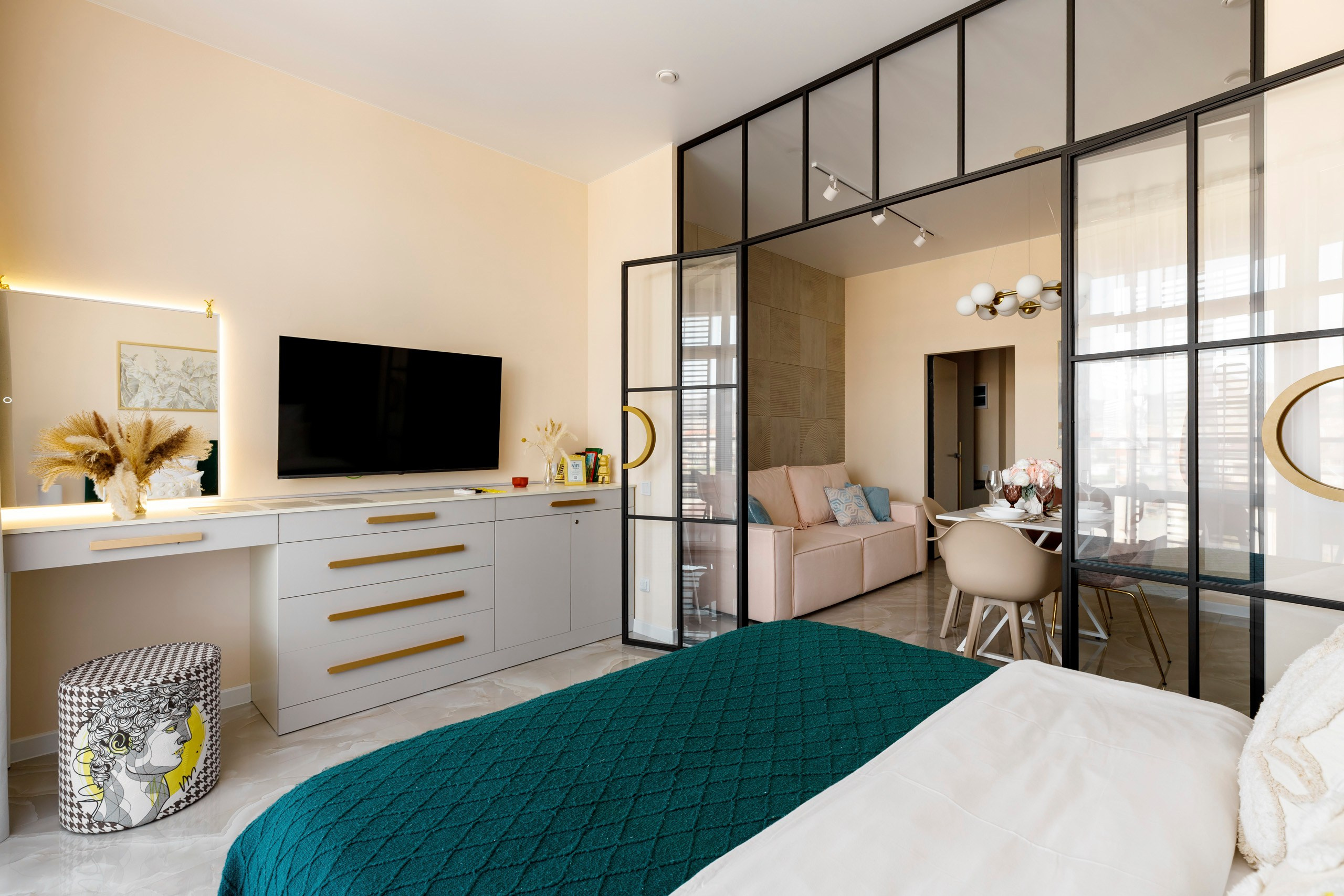 Судак. Апартаменты для суточной аренды. Atlas Apart-Hotel & SPA. Интерьерный фотограф Симонян Сергей в Крыму