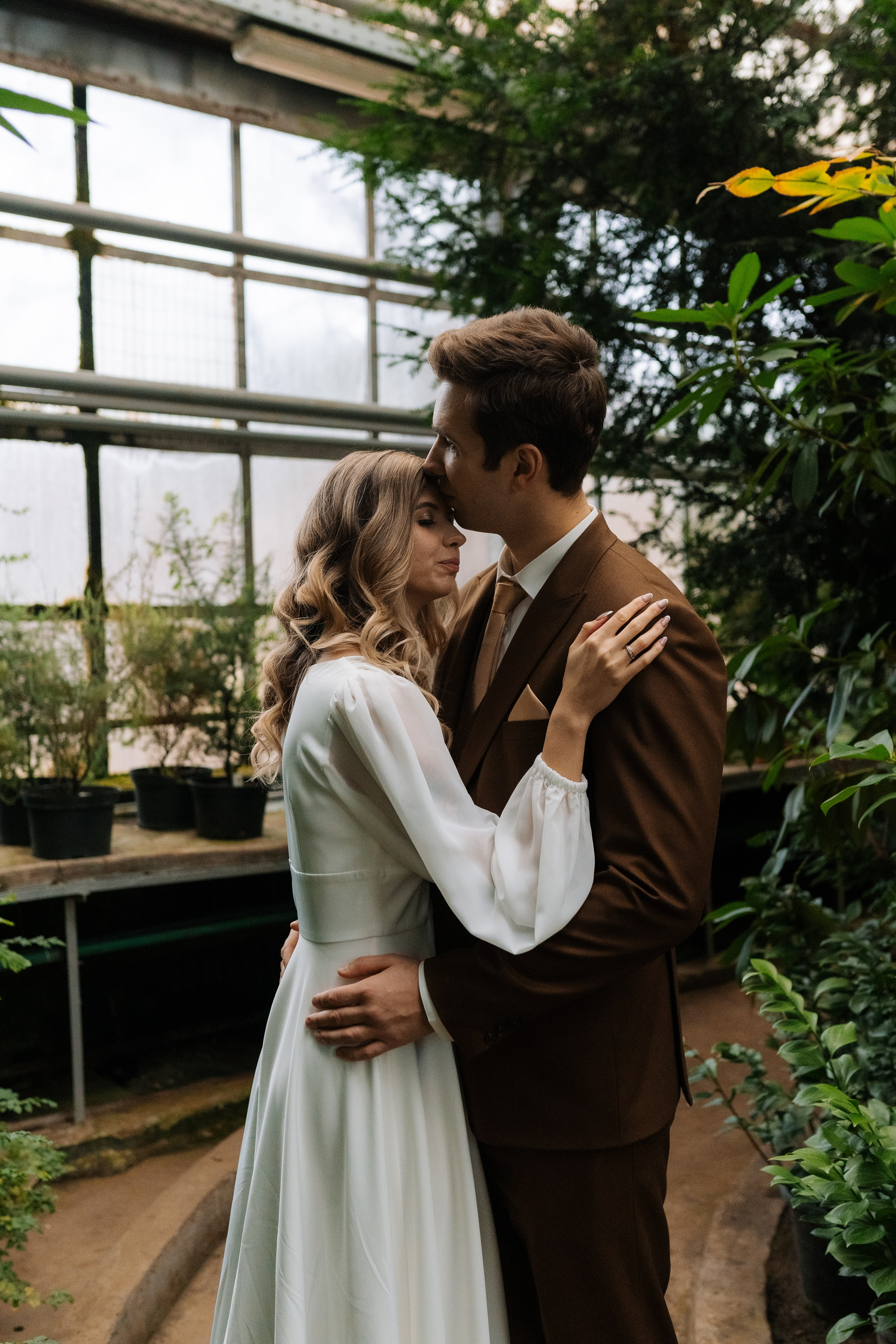 Свадебная фотосессия в оранжерее, Москва. Свадебный фотограф в Москве Анна Полушина