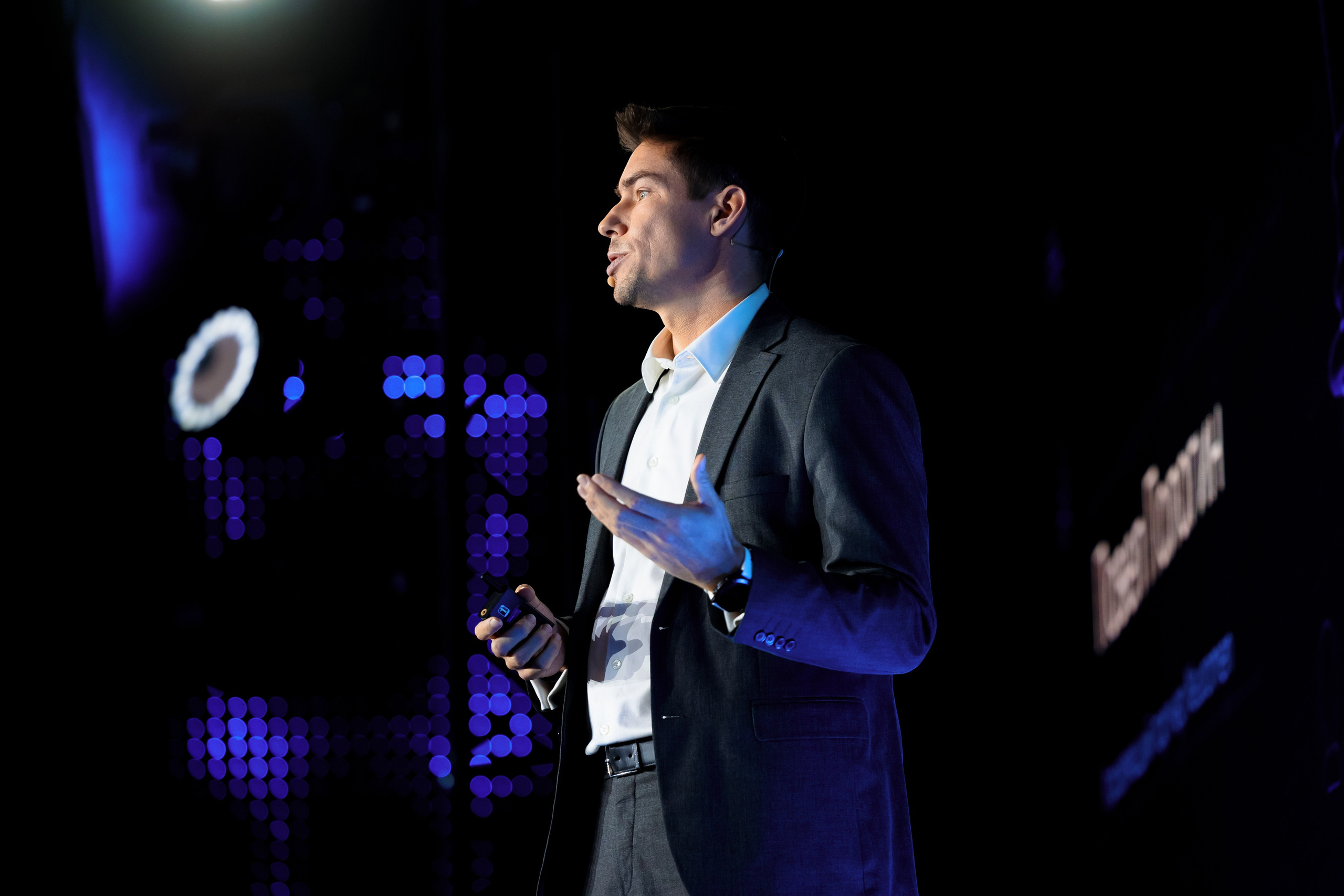 Remind | 10-й HR Форум «Фигура брокера». Репортажный фотограф Семён Борисов | Москва