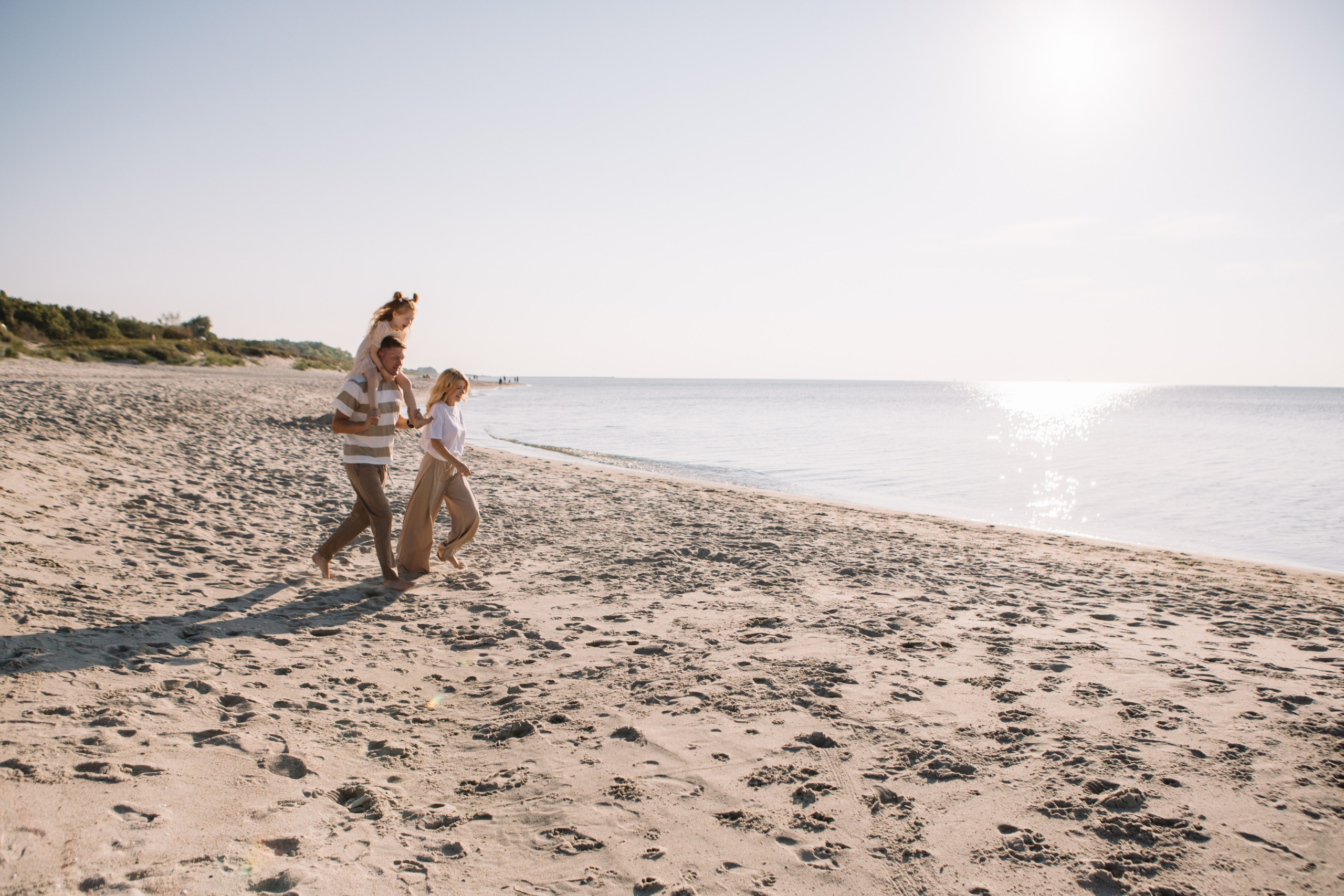 Алексей и Наталья. Семейная фотосессия на море. Семейный фотограф в Калининграде Анастасия Юрина