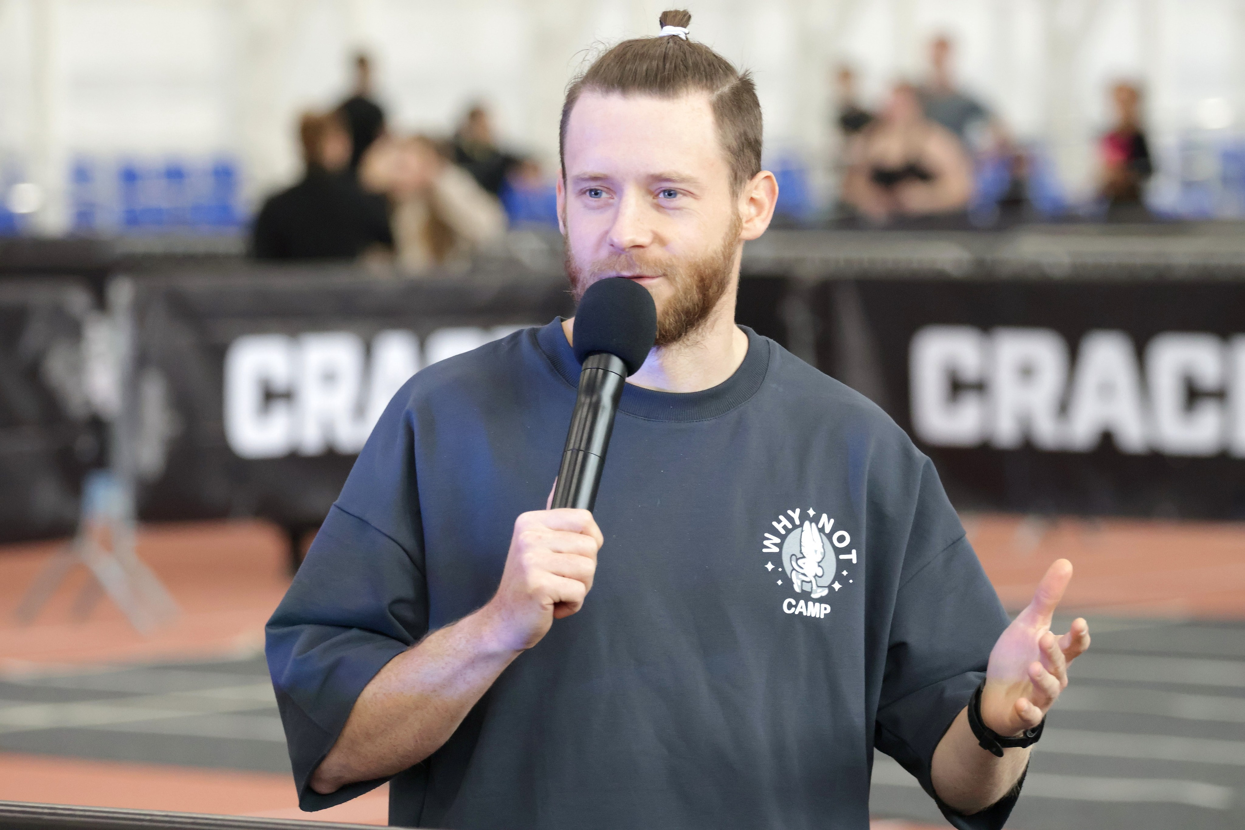 Ведущий гонки CRACE