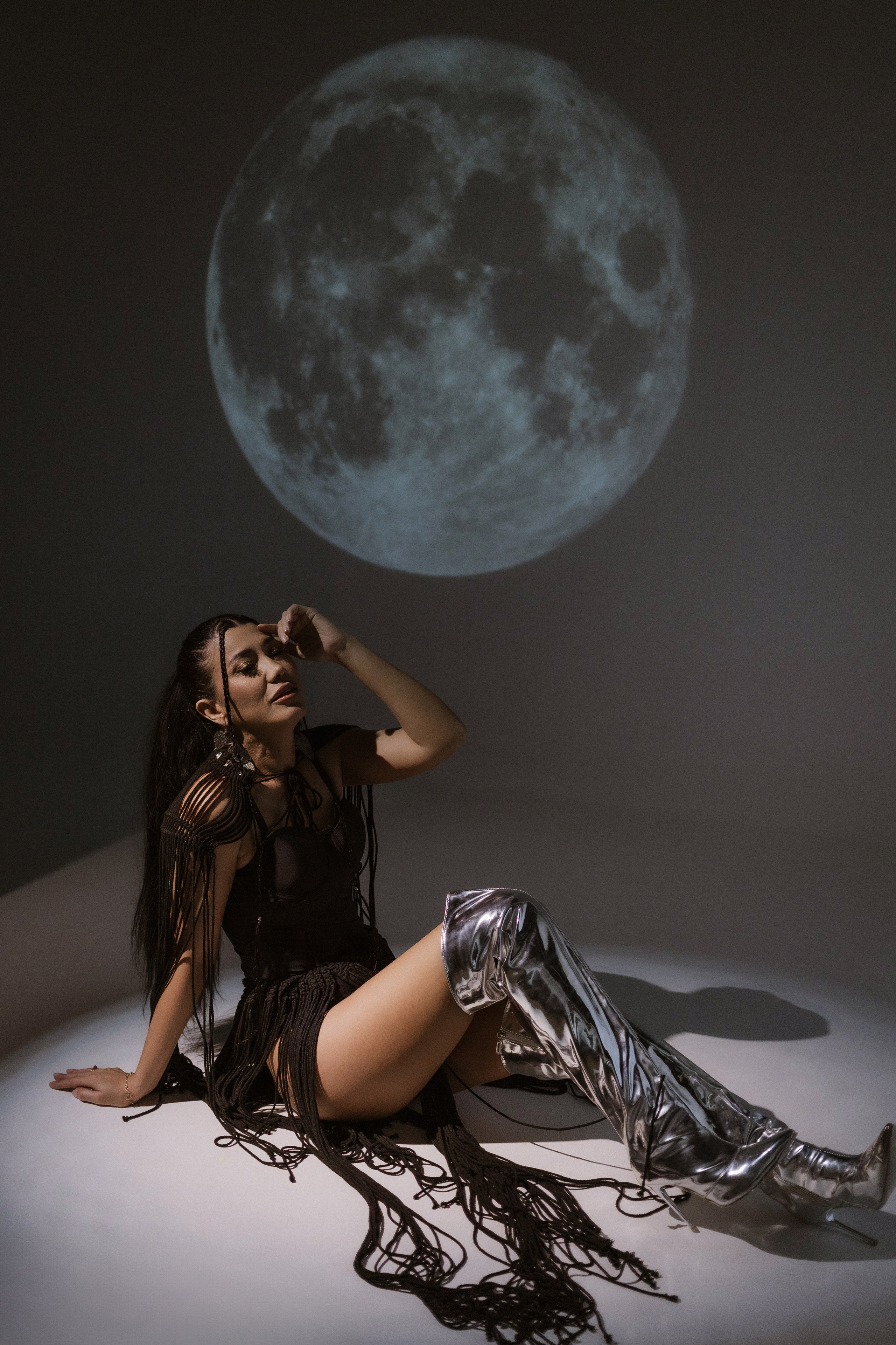 Фотосессия с луной в студии. Фотограф Евпатория Крым