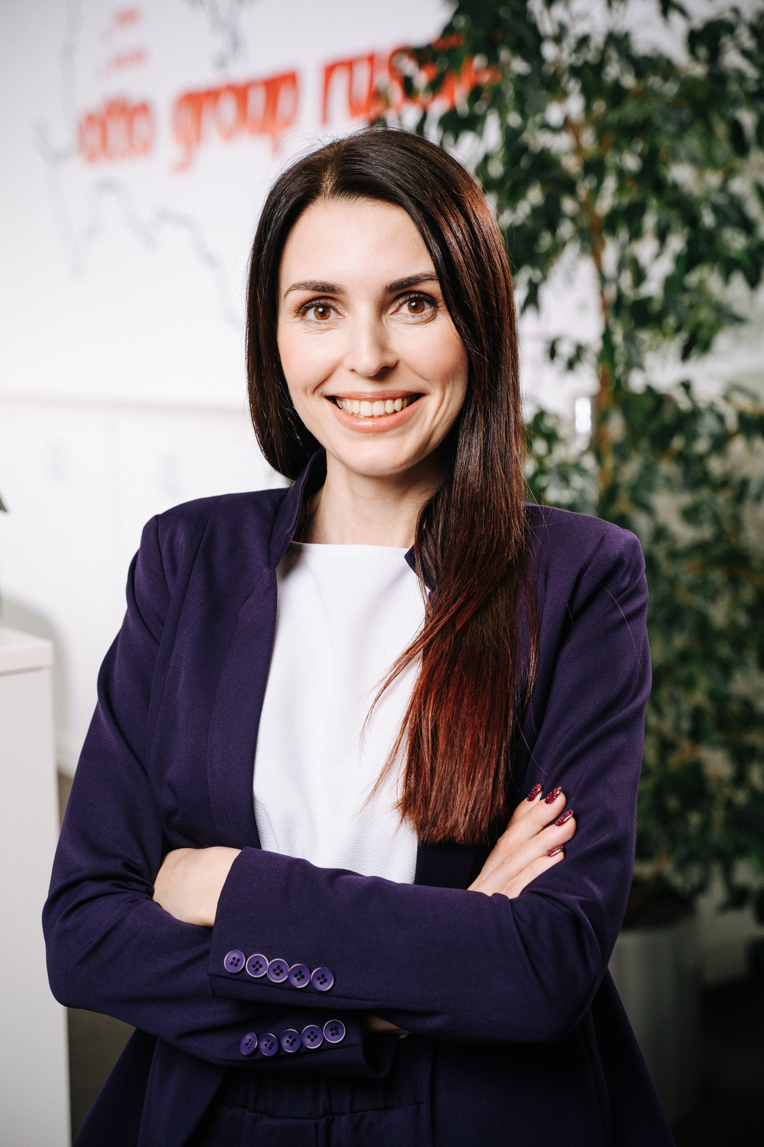 Портрет сотрудника в casual-образе — разнообразие и включённость в компании.