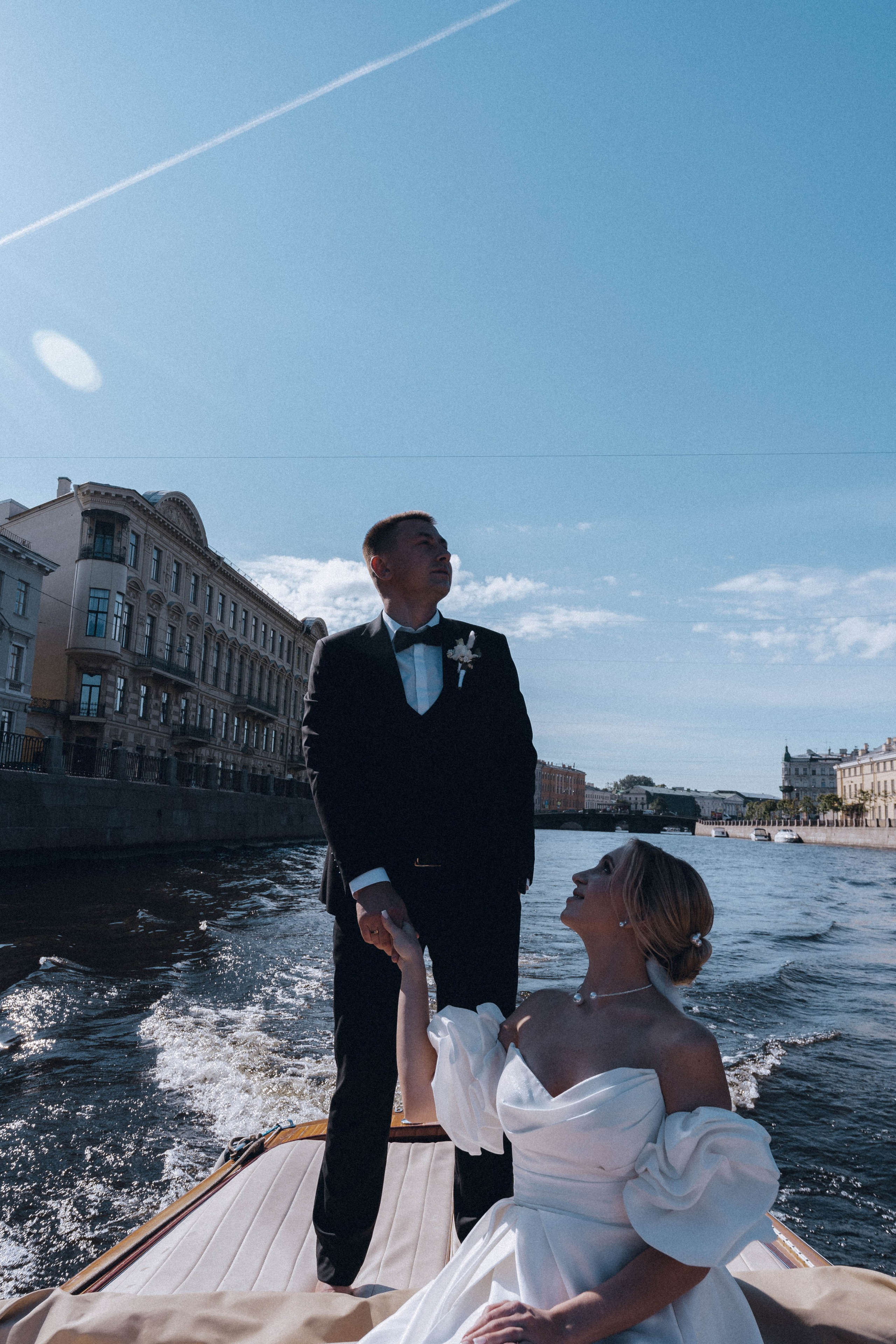 СВАДЕНБНАЯ СЬЕМКА НА КАТЕРЕ ПО КАНАЛАМ САНКТ-ПЕТЕРБУРГА И В АКВАТОРИИ НЕВЫ. Профессиональный фотограф, Санкт-Петербург — Виктория Богомолова