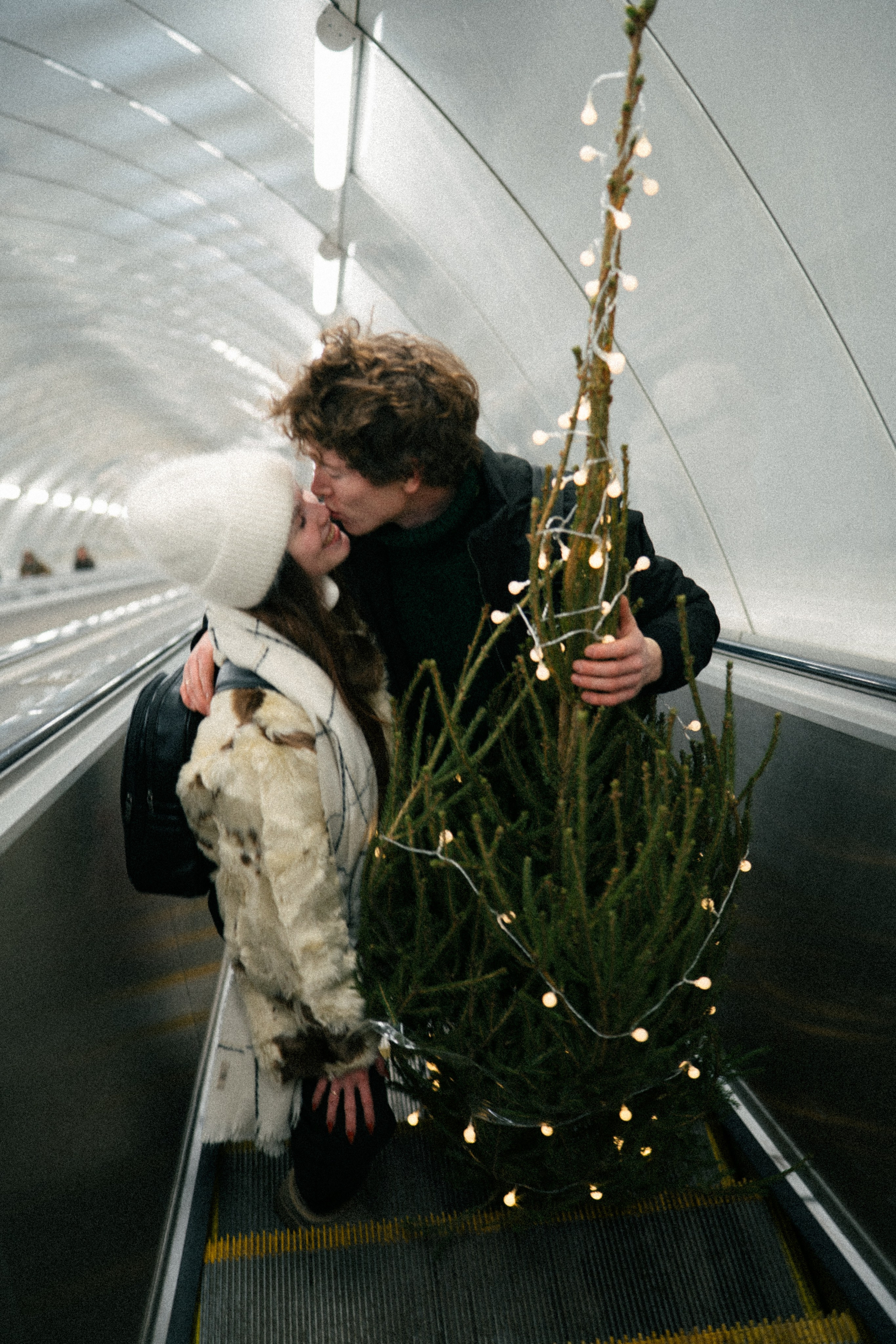 НОВОГОДНЯЯ ПРОГУЛКА ПАРЫ ПО ЧЕРНЫШЕВСКОЙ ПЕРЕД НОВЫМ ГОДОМ. Профессиональный фотограф, Санкт-Петербург — Виктория Богомолова