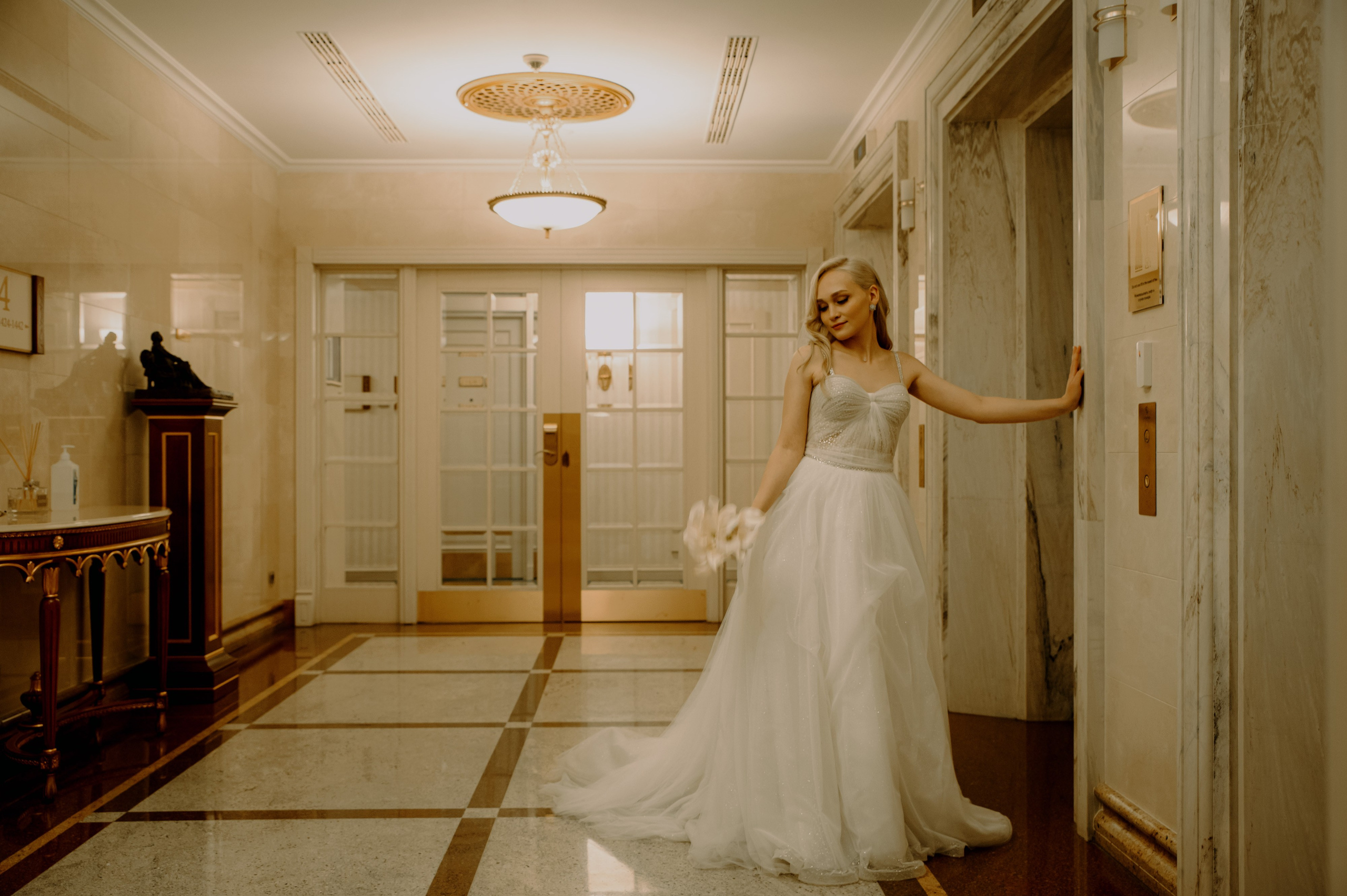 Свадебная фотосессия в Radisson Collection Hotel мск. Свадебный и портретный фотограф в Москве Жердев Даниил