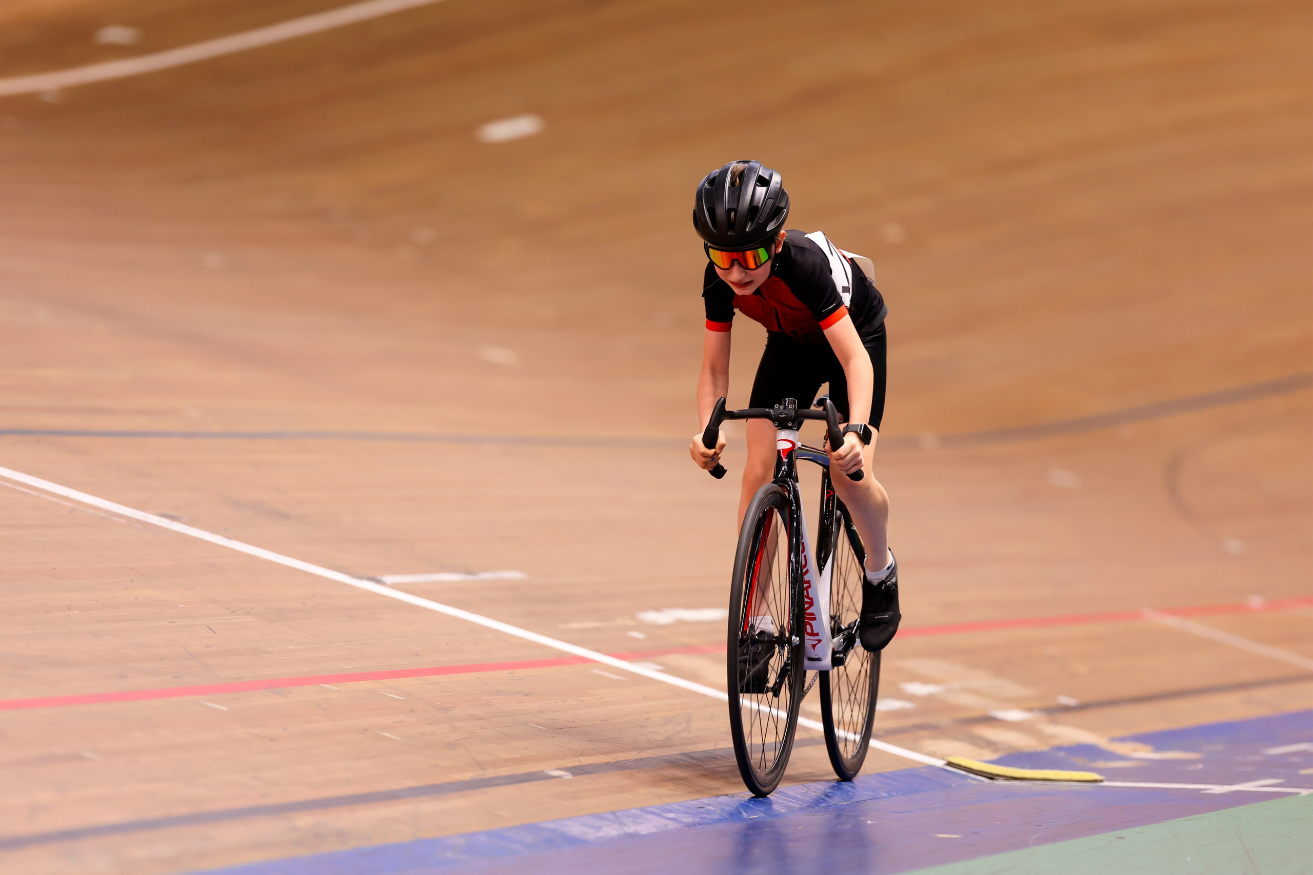 Пятый этап Региональных соревнований по велоспорту на треке (Гит, Скретч) 15.03.2025. Спортивный и репортажный фотограф Антон Тереханов