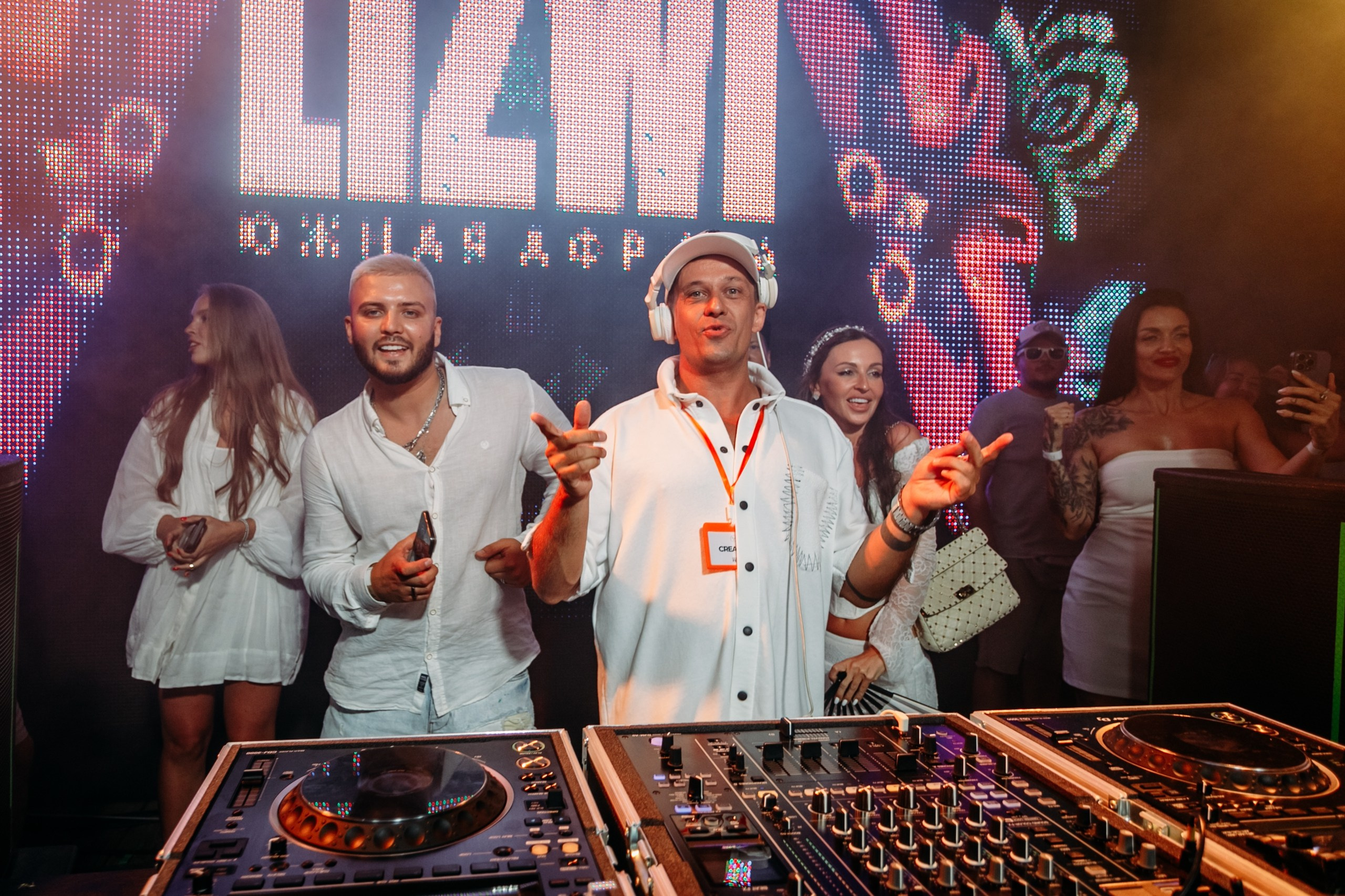 White Party @ Бархат парк. Репортажный фотограф Максим Полянский. Москва, Санкт-Петербург, Красноярск