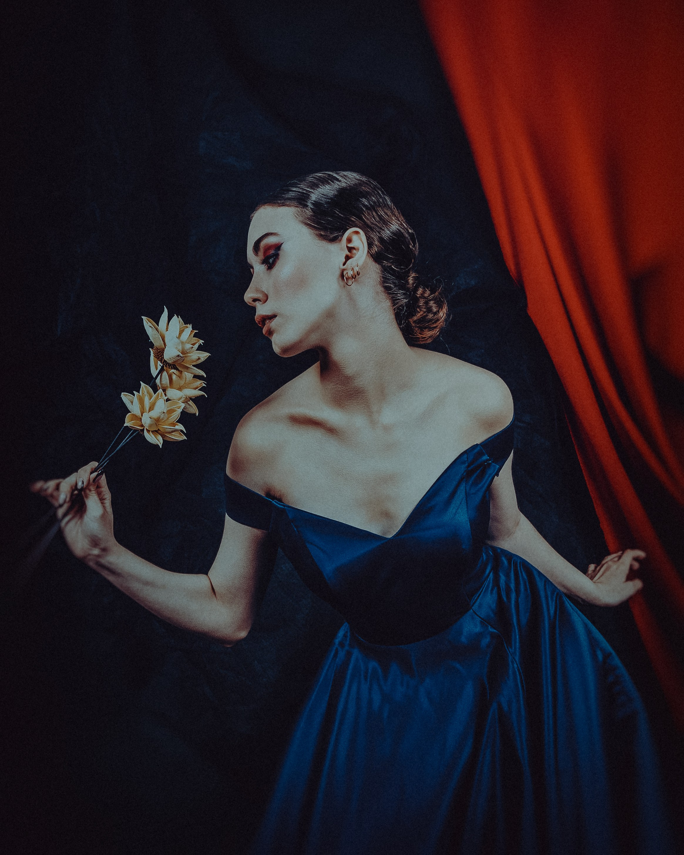 Креативная тематическая индивидуальная портретная съёмка. Фотограф Екатеринбург для вас или вашего бренда