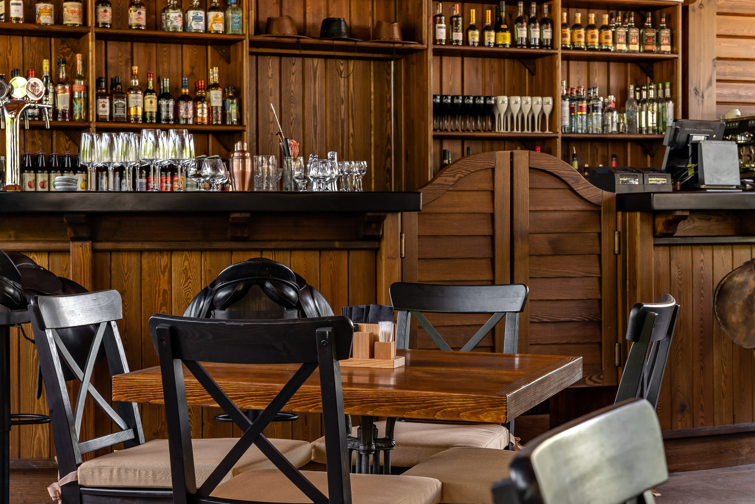 Парк-отель «Орлиное гнездо». Бар «Подкова». п. Горячий Ключ. Интерьерный фотограф в Краснодарском крае Светлана Шурлова