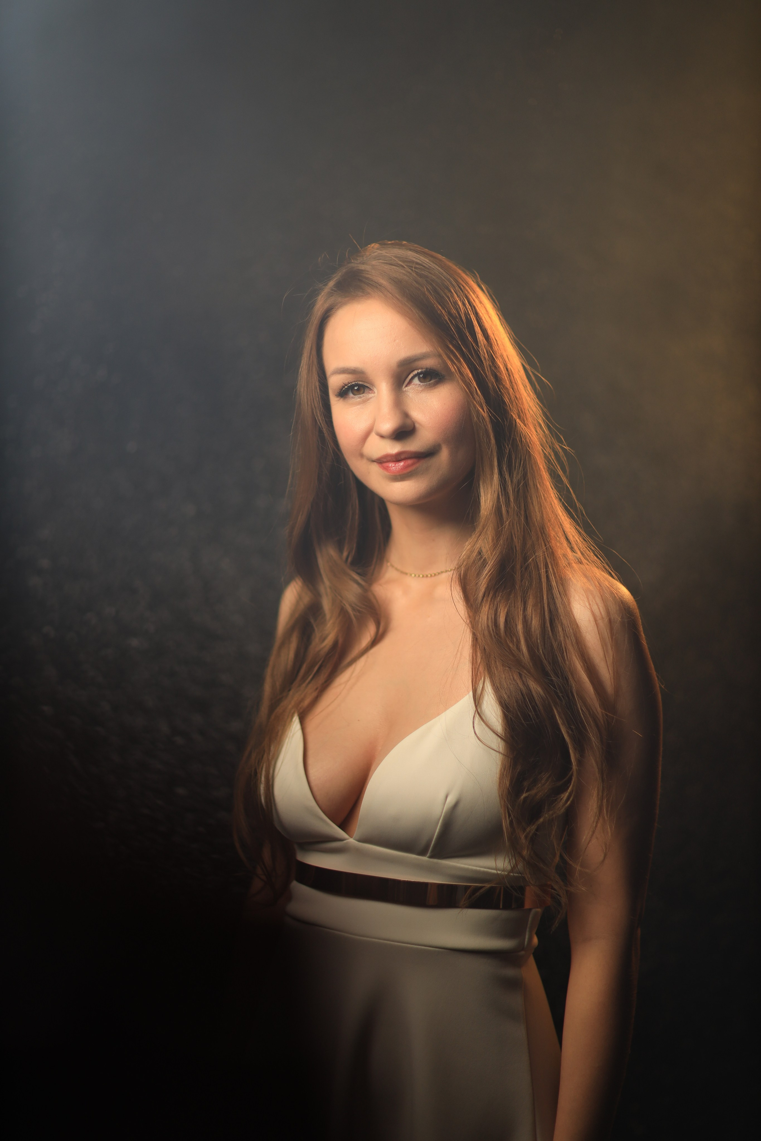 Цветной свет и шторы. Съемка в студии под ваш запрос, студийные съемки, фотографии архитектурных объектов — Александр Евстигнеев — фотограф Москва