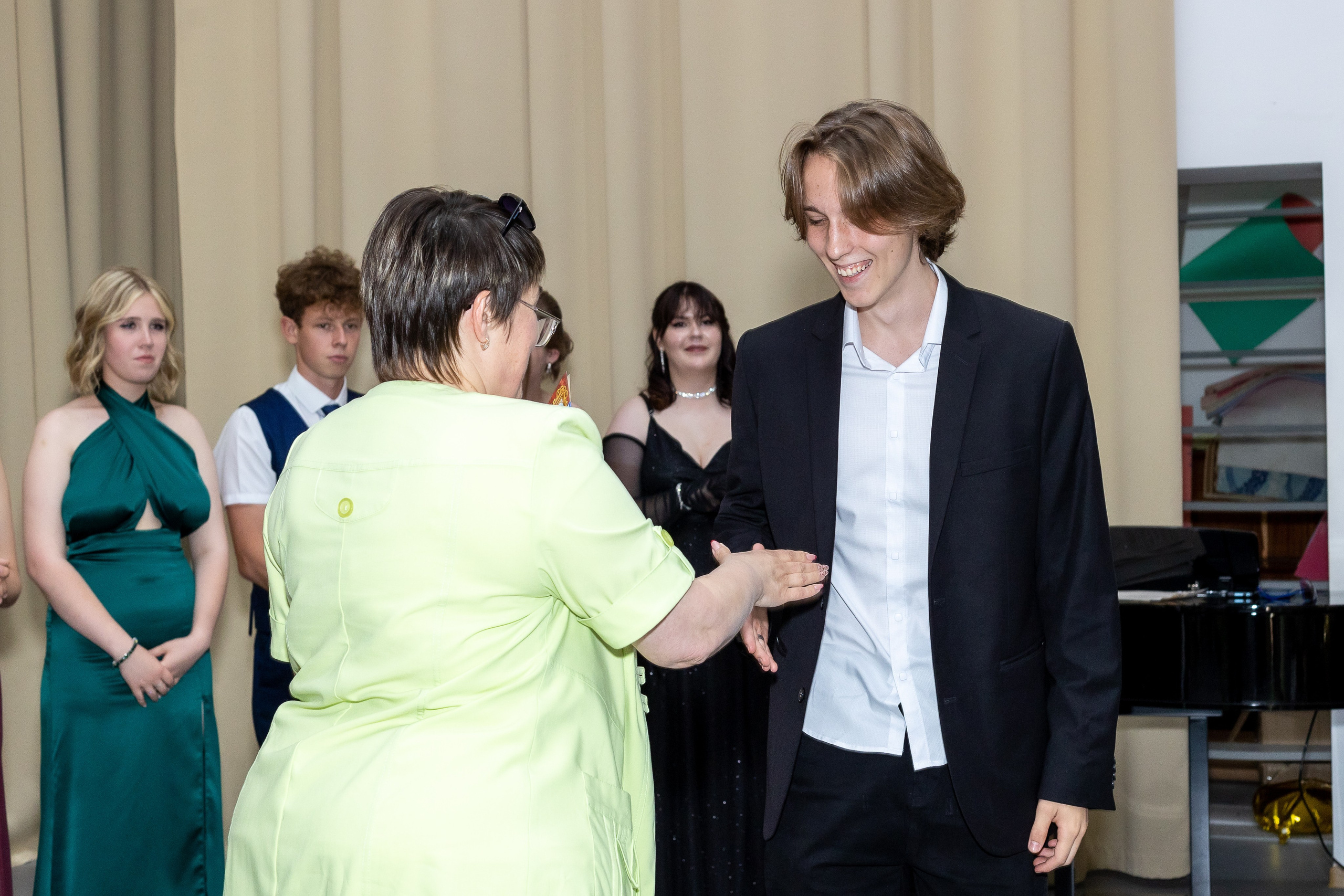 Вручение аттестата 2025. Выпускные альбомы Майкоп, Краснодар Елена Золотарева