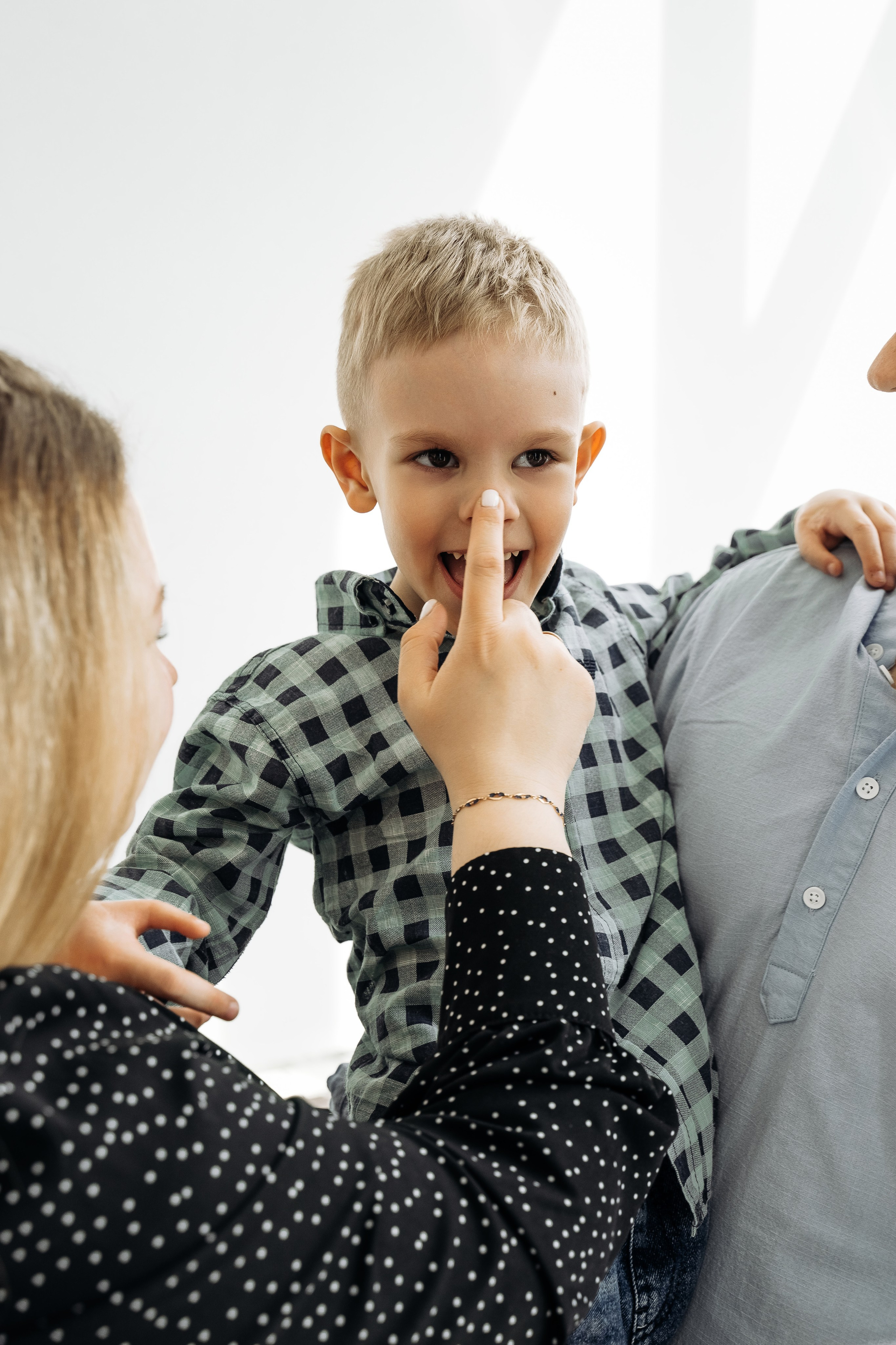 Вдвоём хорошо, но втроём. Моменты и истории о вас настоящих