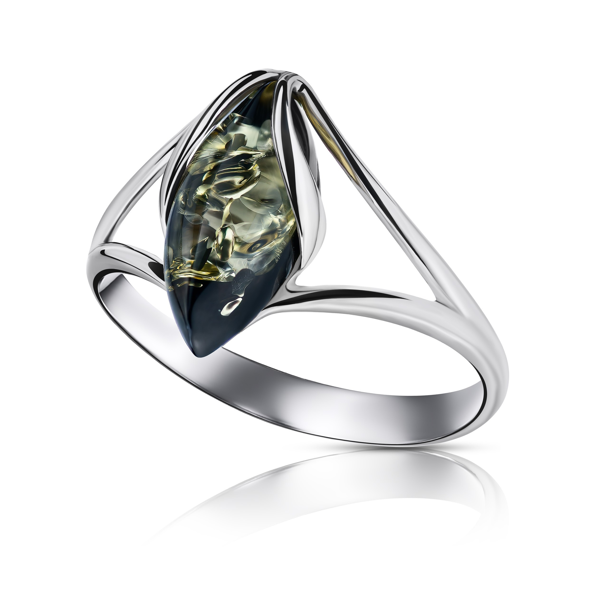 Кольцо с янтарем