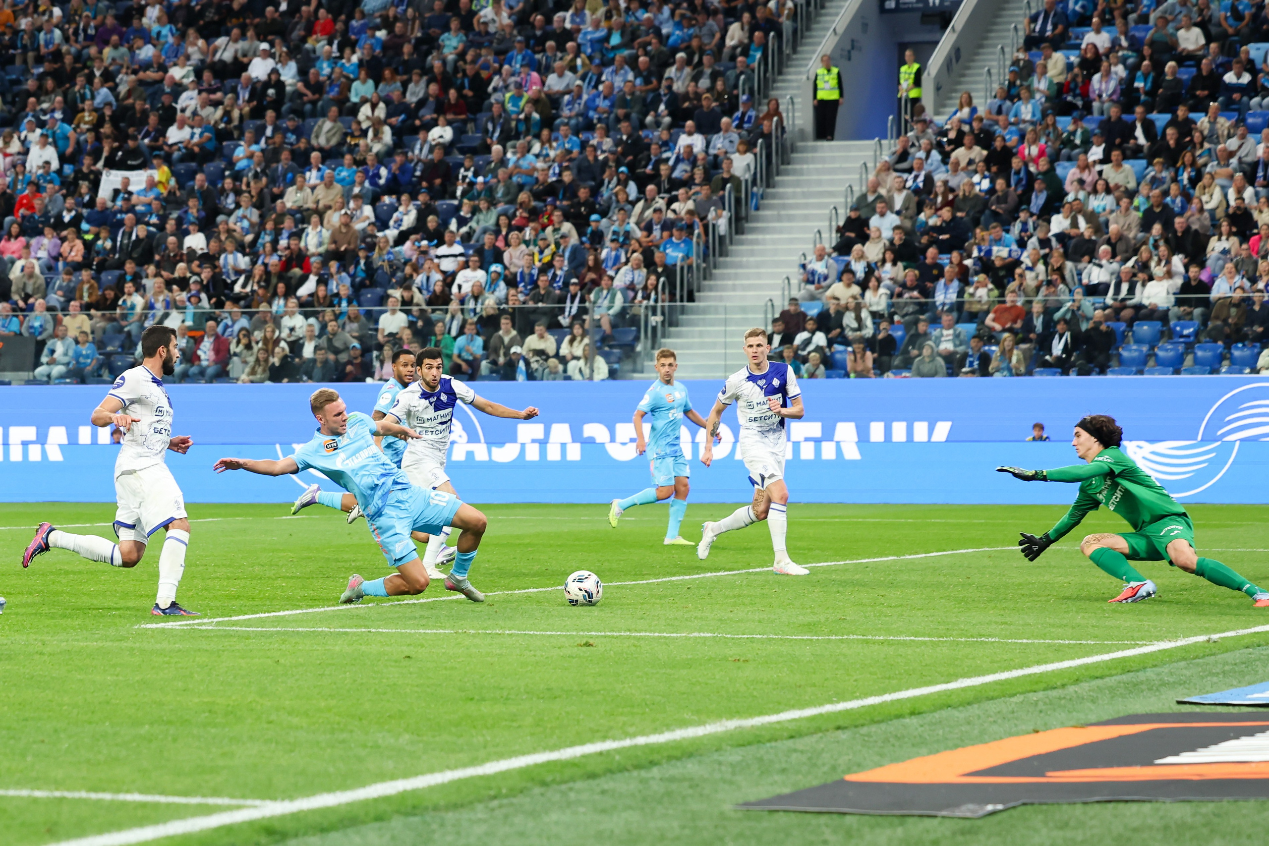 ФК «Зенит» — ФК «Динамо» Махачкала 23.08.2025. Спортивный и репортажный фотограф Антон Тереханов