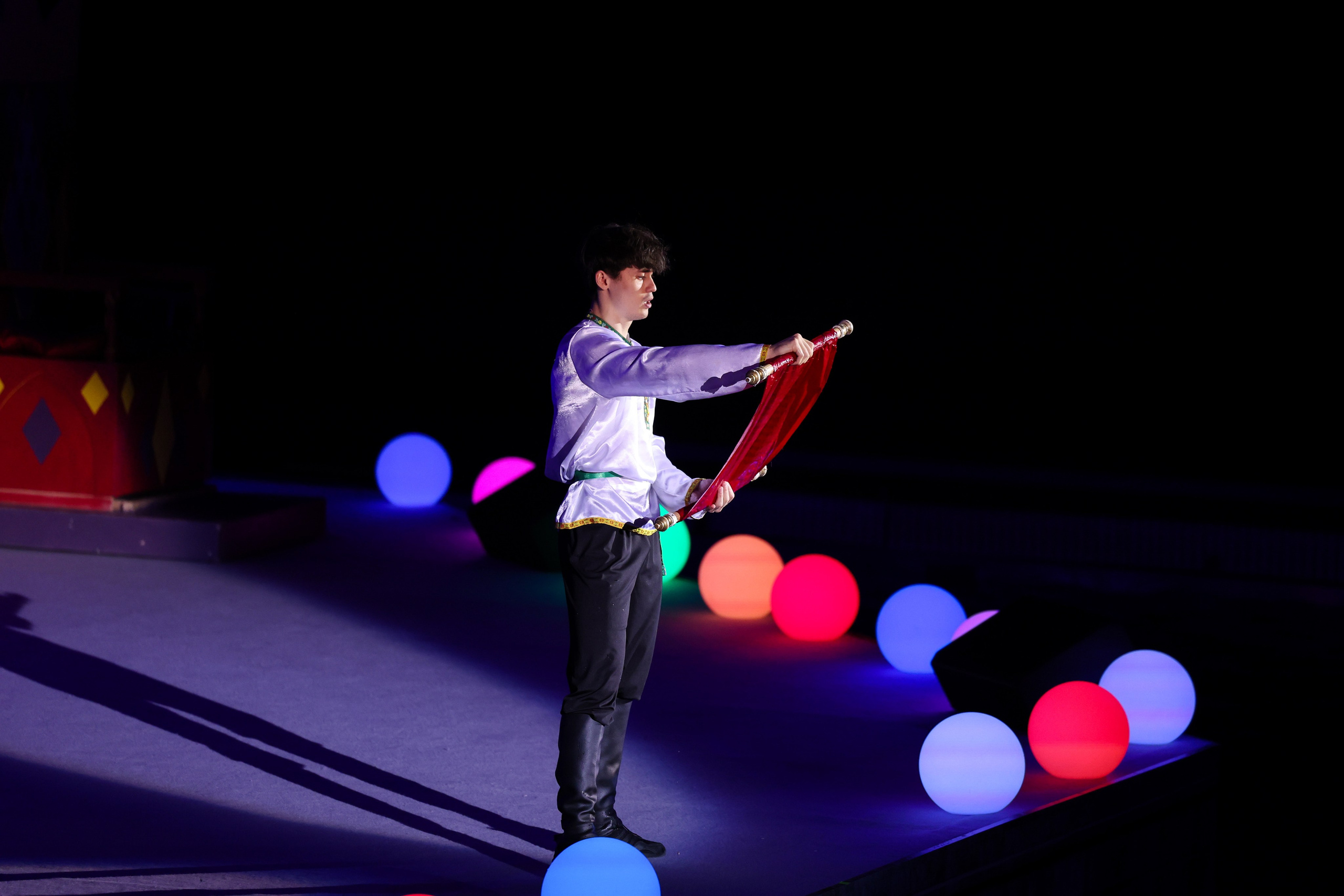 «Сказка о царе Салтане» спектакль на воде 30.12.2025. Спортивный и репортажный фотограф Антон Тереханов