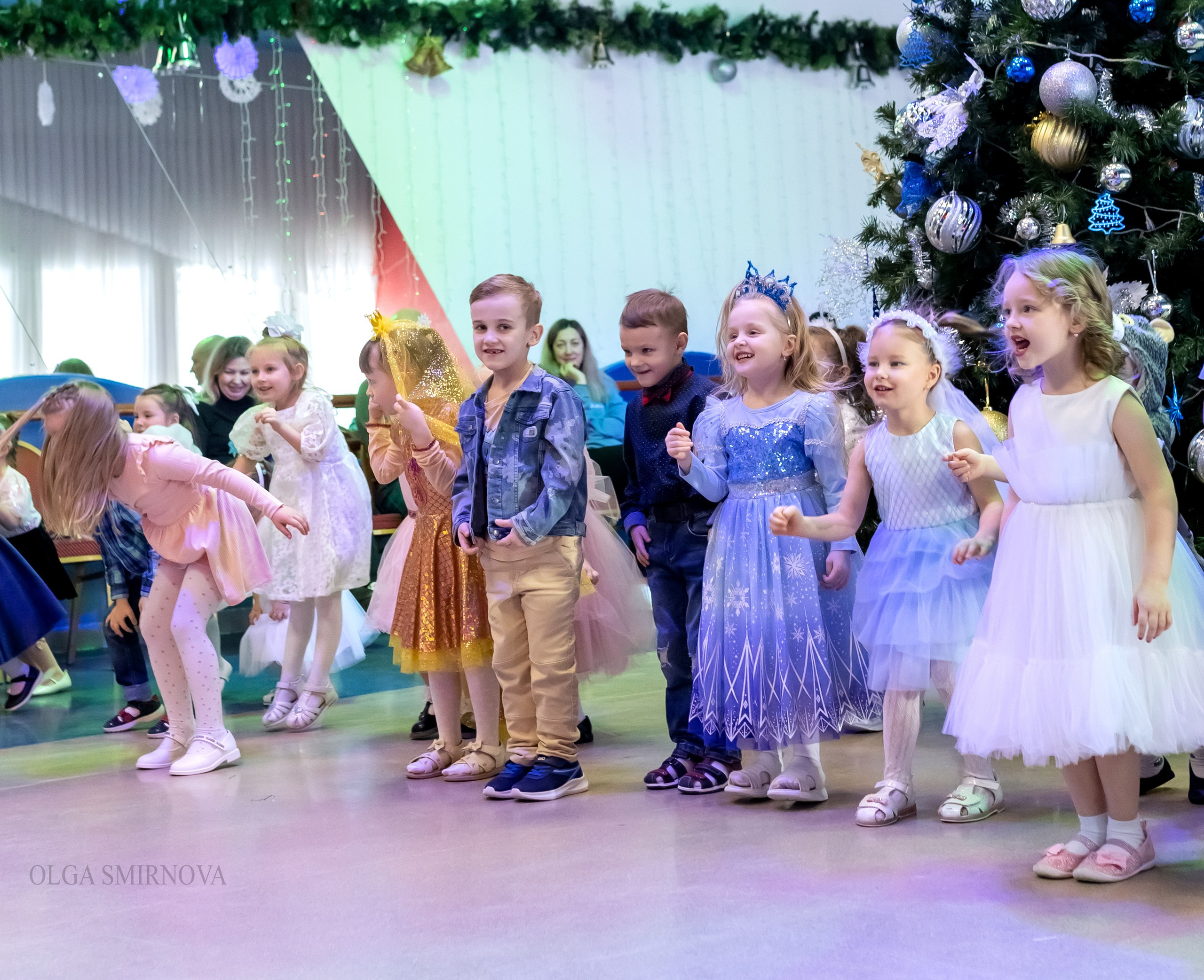 Утренник в ДОФ 04.01.25. Ольга Смирнова юрист, фотограф