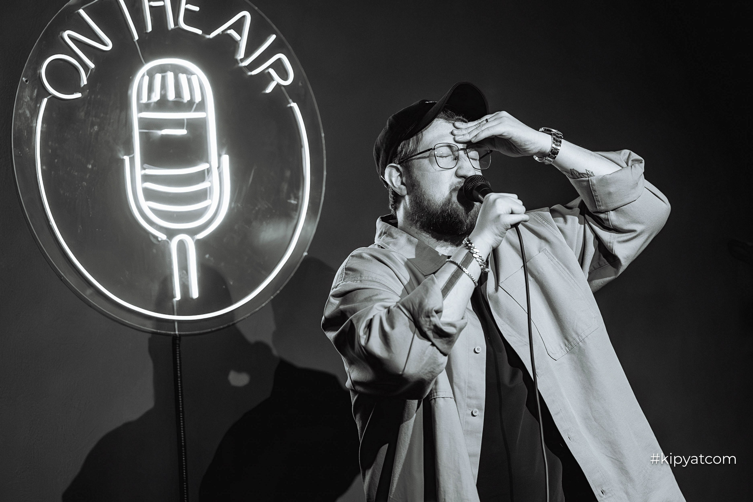 Сольный стендап концерт Александра Меркуль