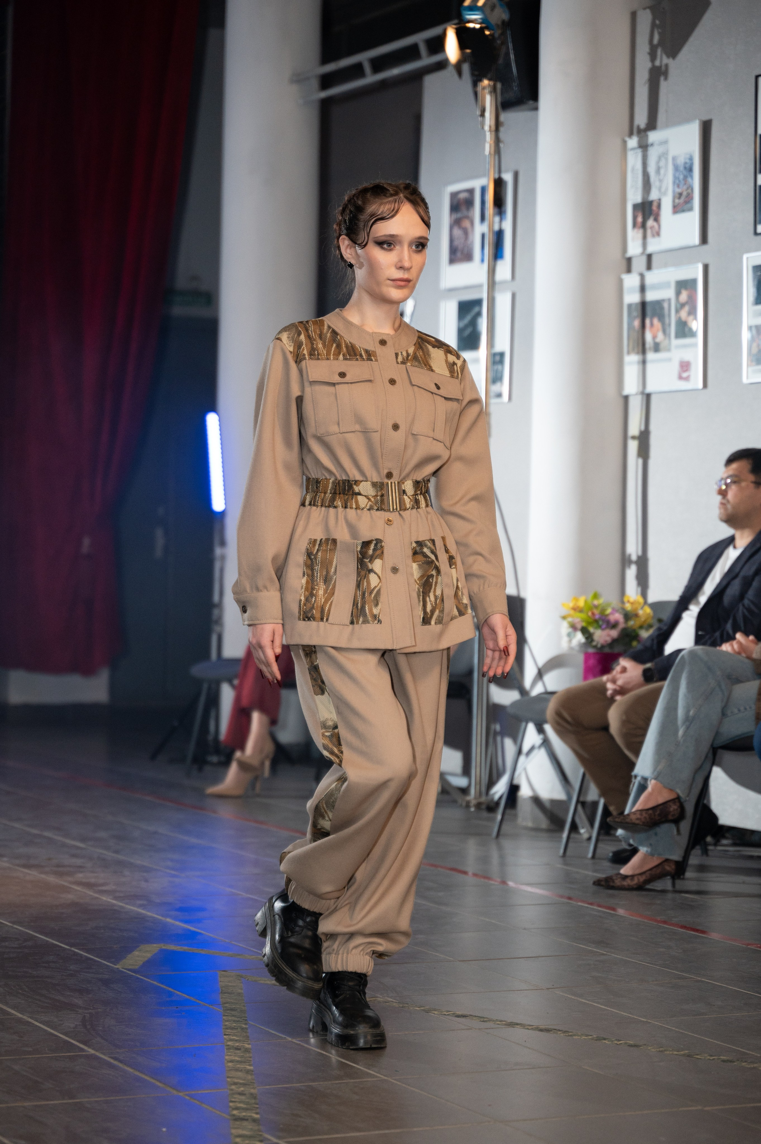 Закрытый показ милитари «Своя трансформация» дизайнера Юлии Бойченко | 24.04.2025. Фотограф в Омске Елизавета Кириллова