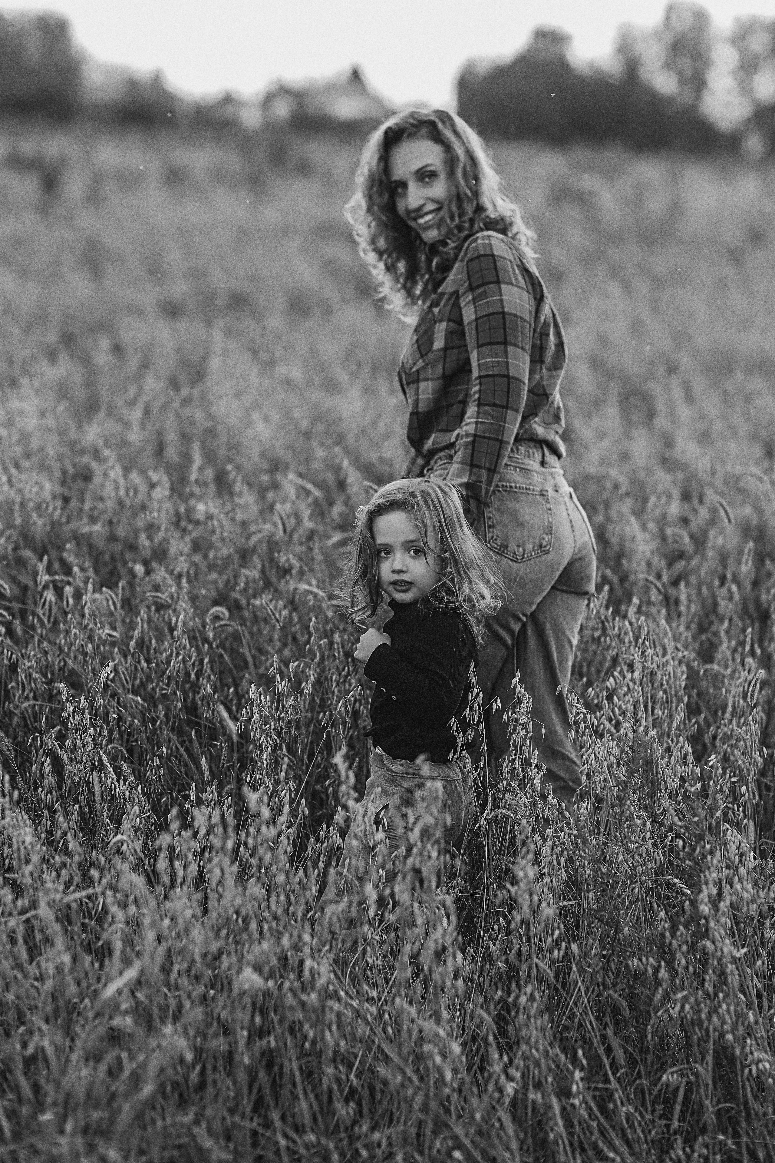 Поле. Семейный фотограф Тюмень, фотограф на роды Салмина Мария