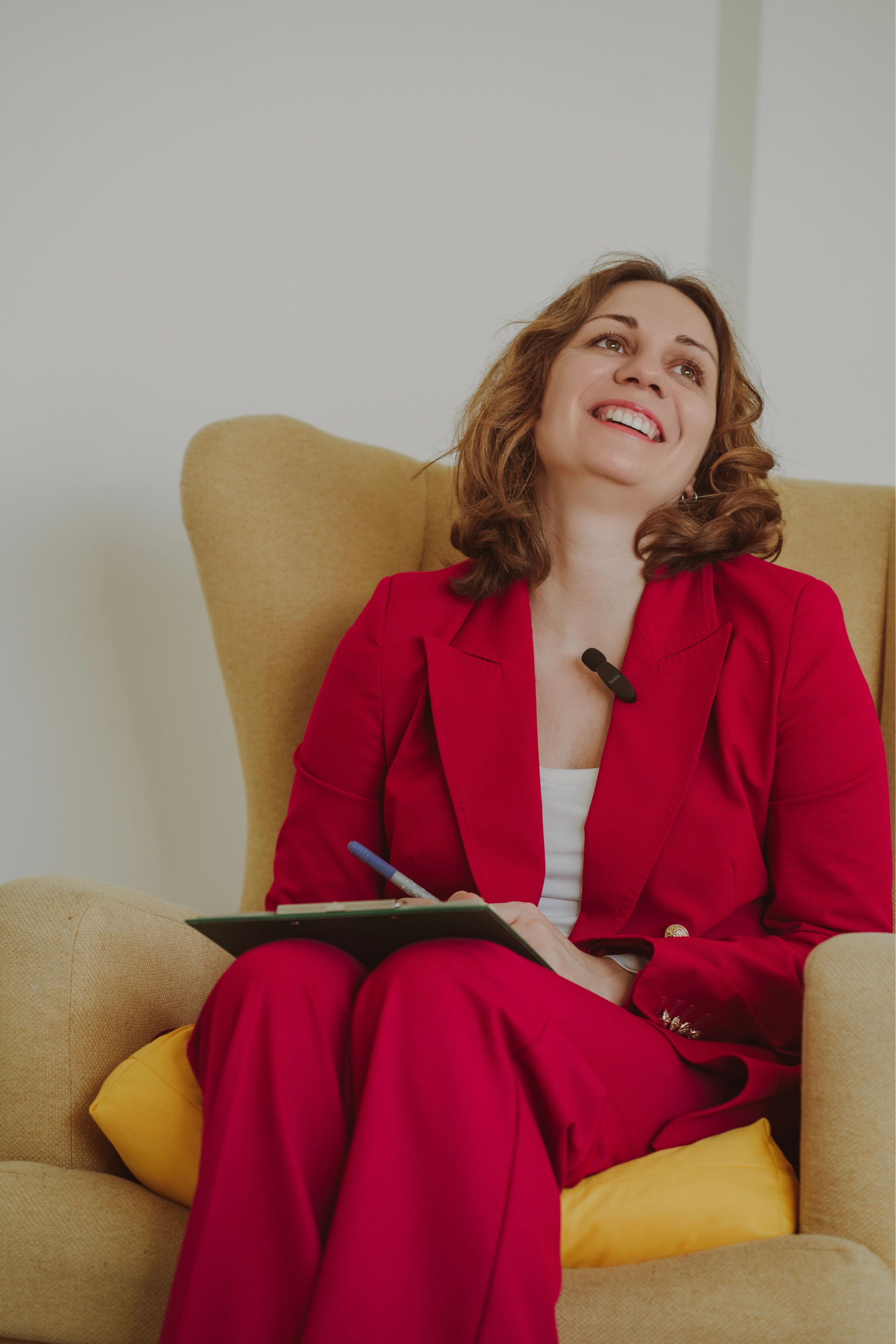 Запись подкаста с экспертом. Творческие фотосессии в Москве. Фотоальбом лидера группы ЯЛО